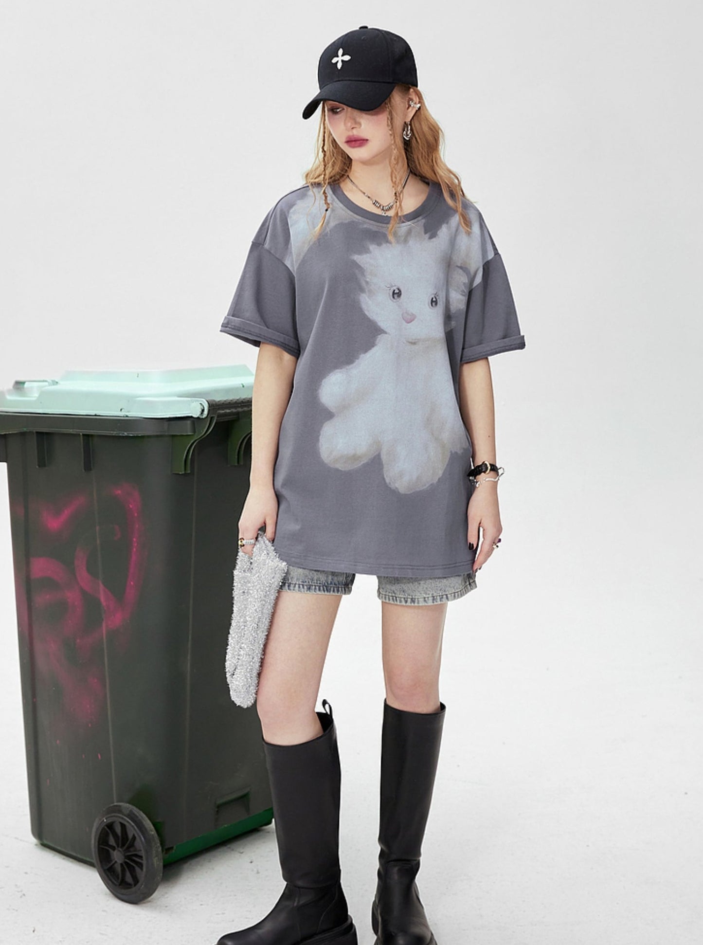 Bunny Print Slim Shoulder T-Shirt