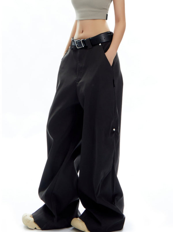 Pleated Wide-Leg Cargo Pants