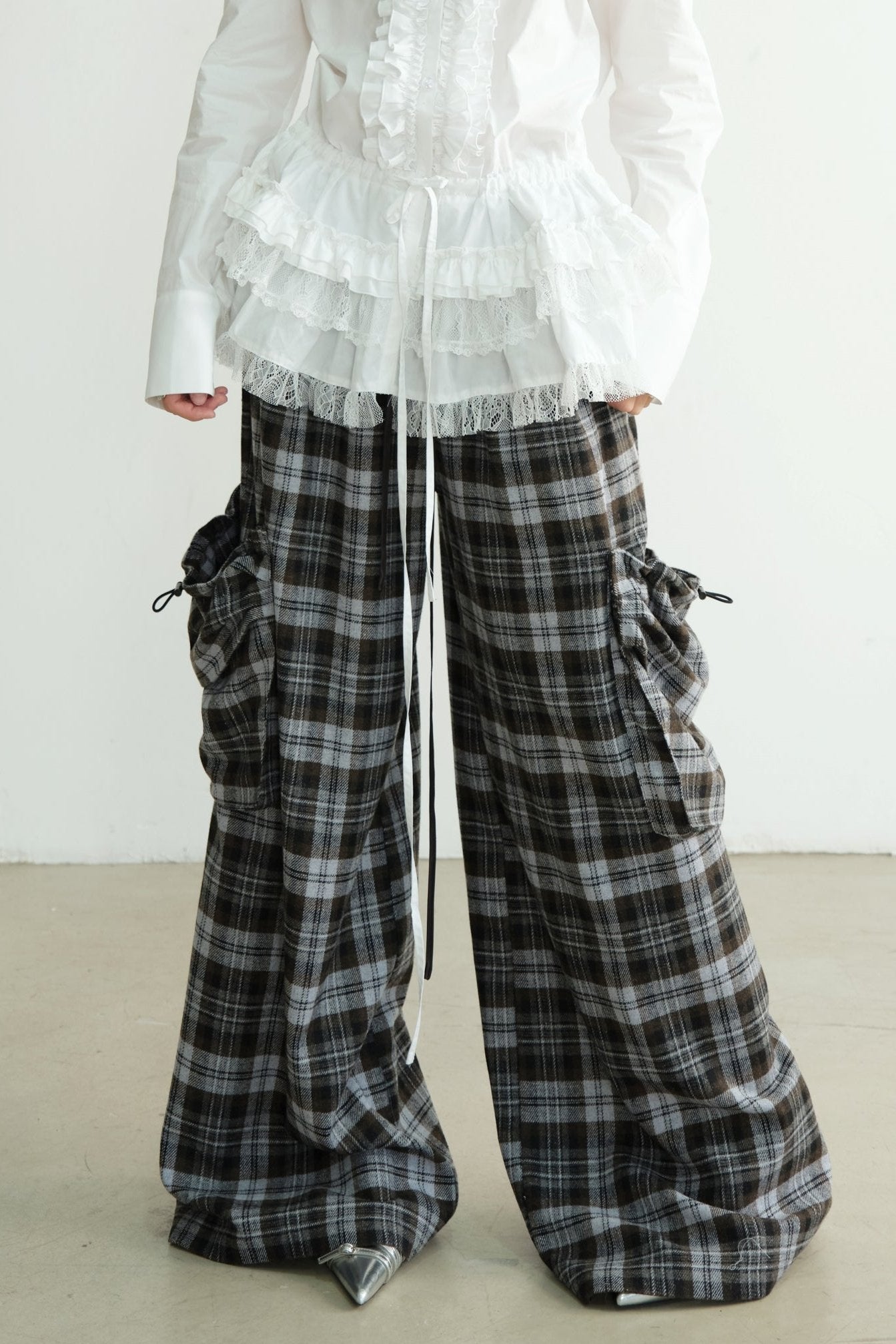 Large Pocket Plaid Wide-Leg Pants