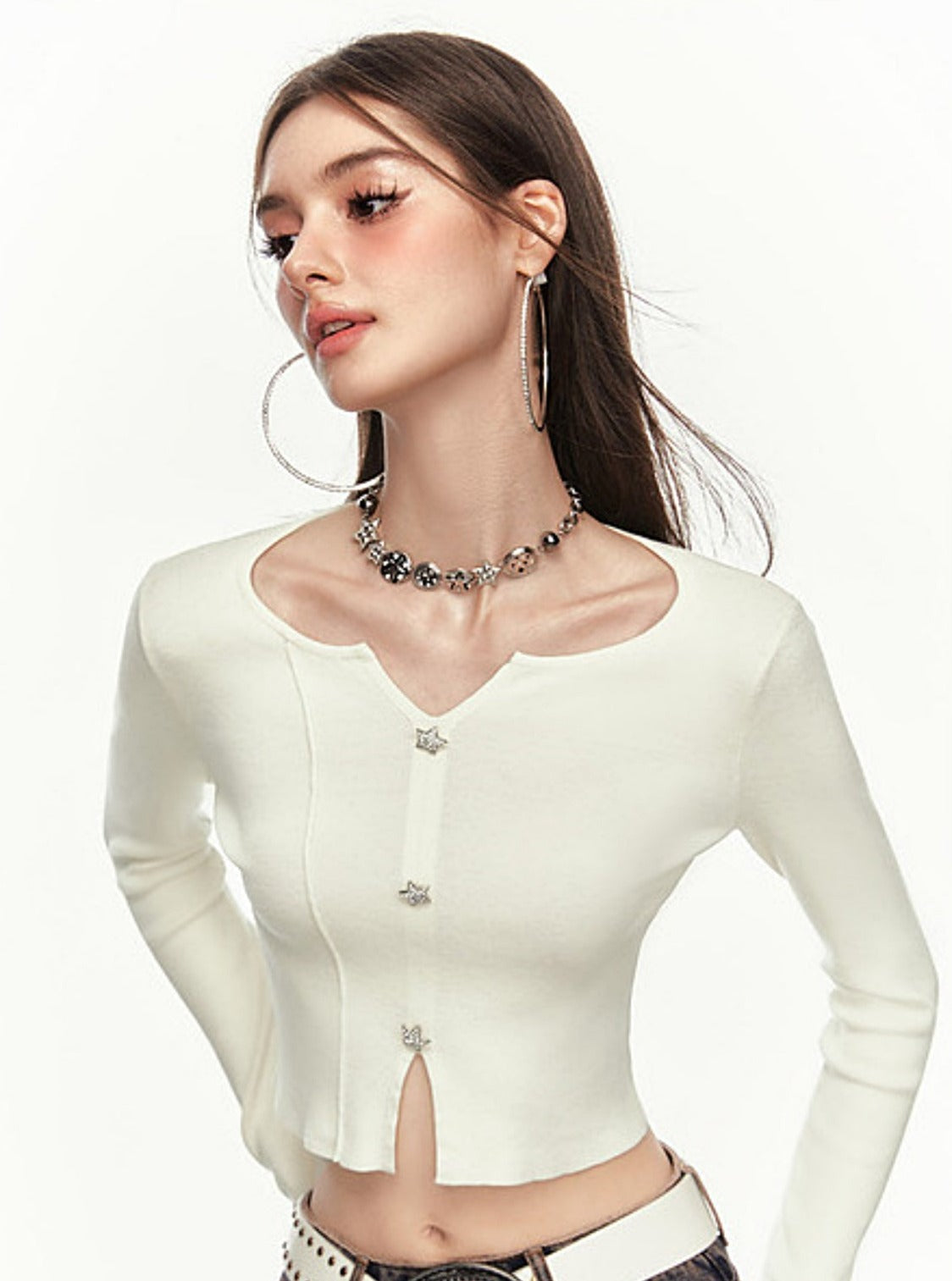V-neck long sleeved knitted top