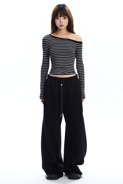 [New on September 19] APEA relaxed, slouchy, slanted shoulders, off-the-shoulder stripes, long sleeves, slim fit, slim top