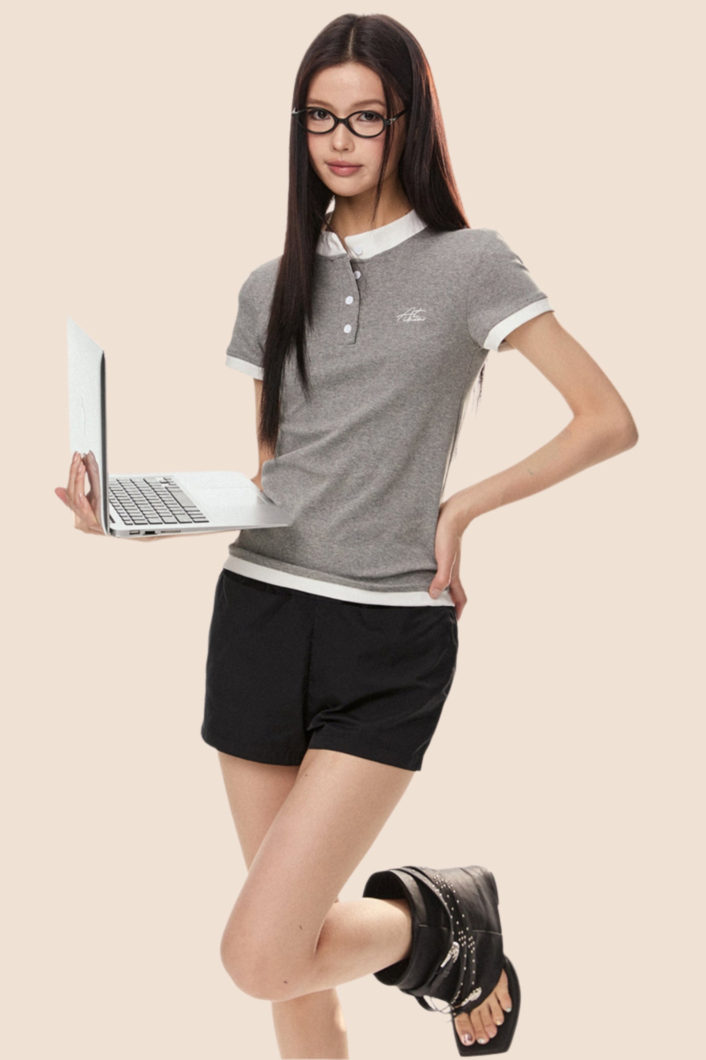 EZEK 아메리칸 레트로 페이크 투피스 그레이 반팔 티셔츠 여성 여름 신상 슬림 심플하고 다재다능한 대비 톱 