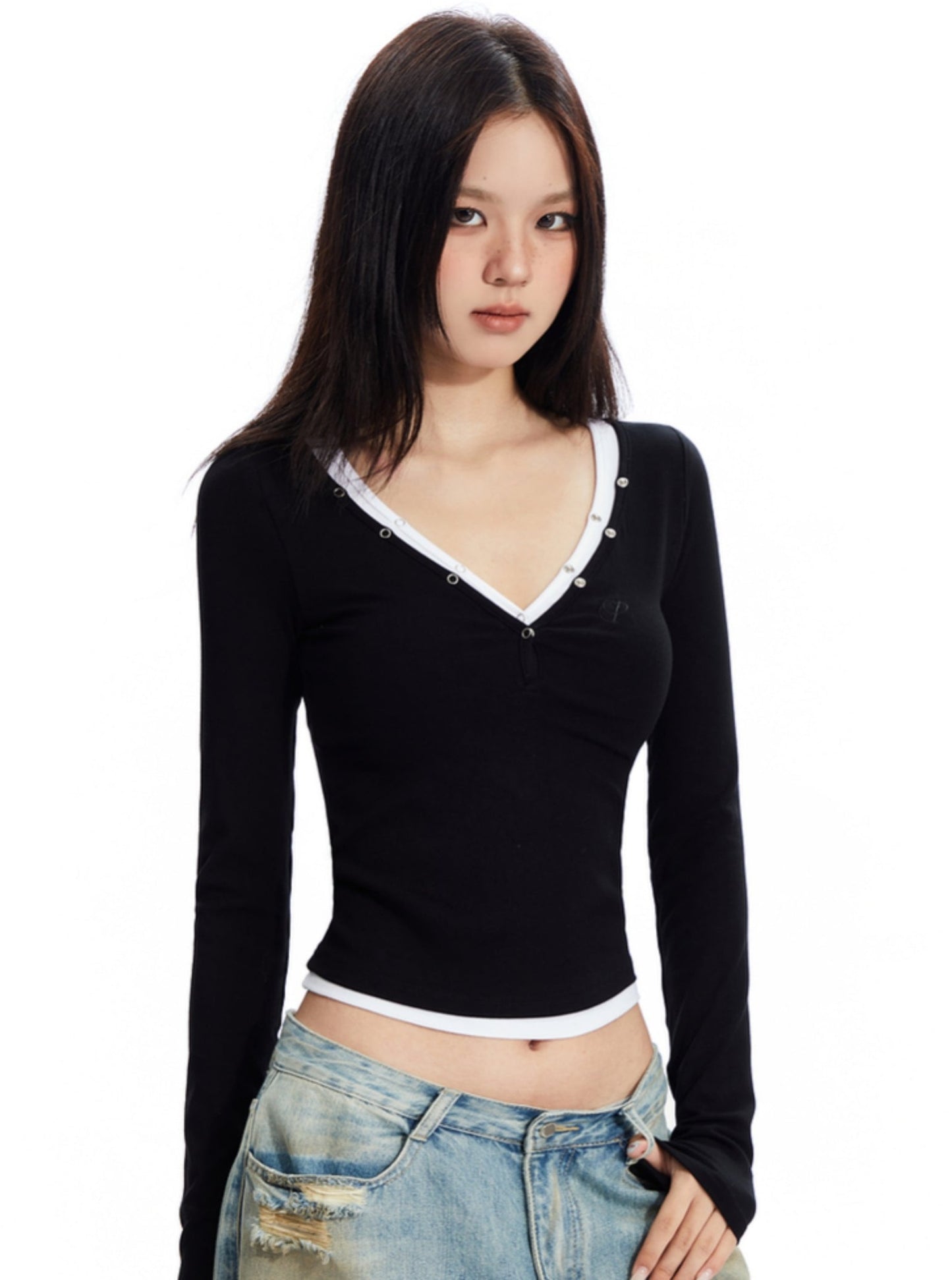 Snap-Button V-Neck Cropped T-Shirt