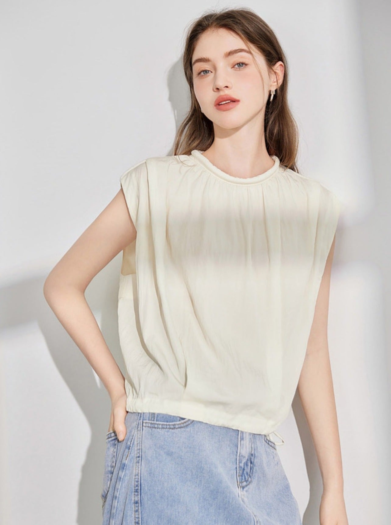 French High-Quality Sleeveless Shirt