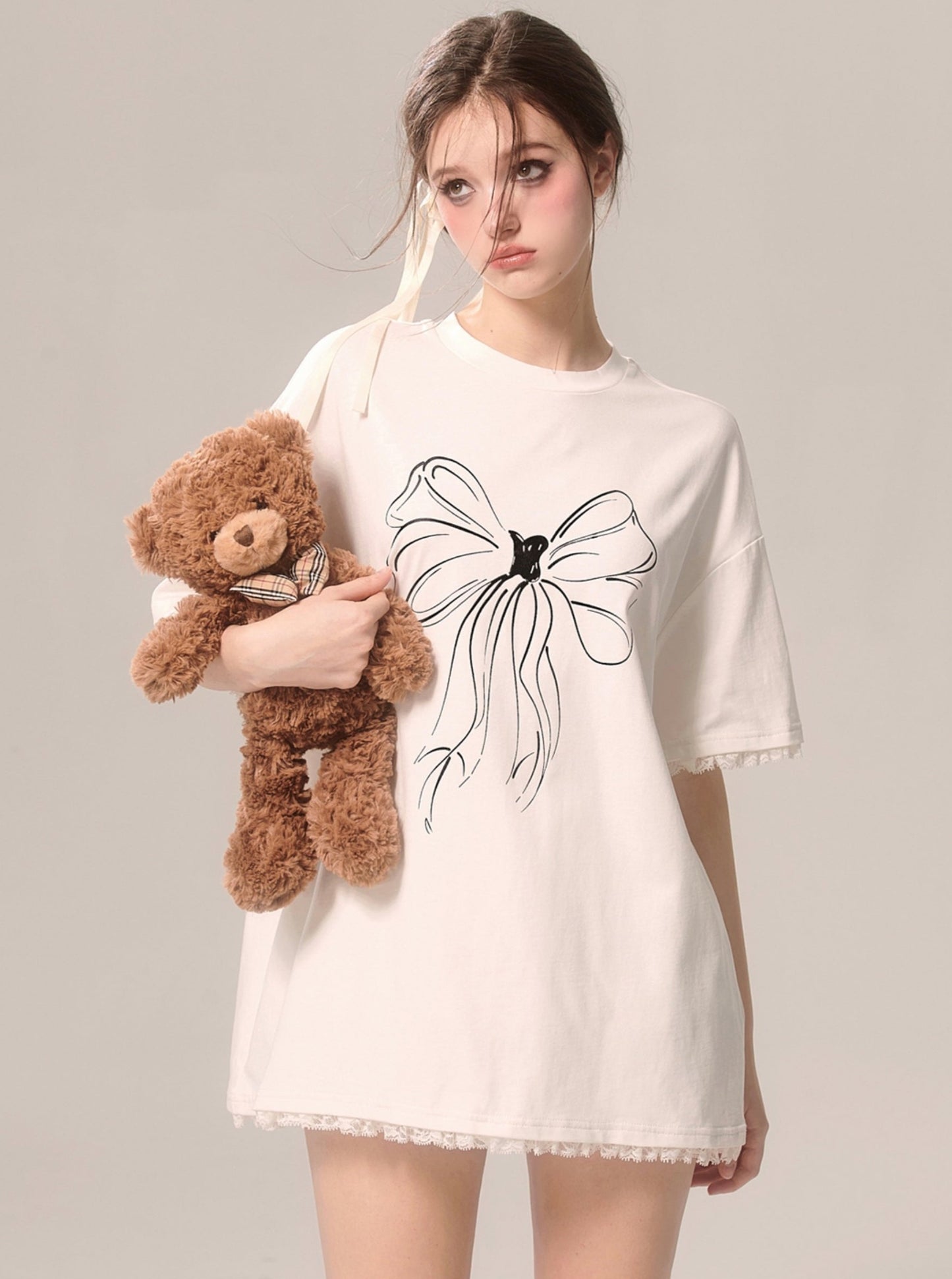 Simple White Butterfly T-Shirt And Short Skirt Set-Up