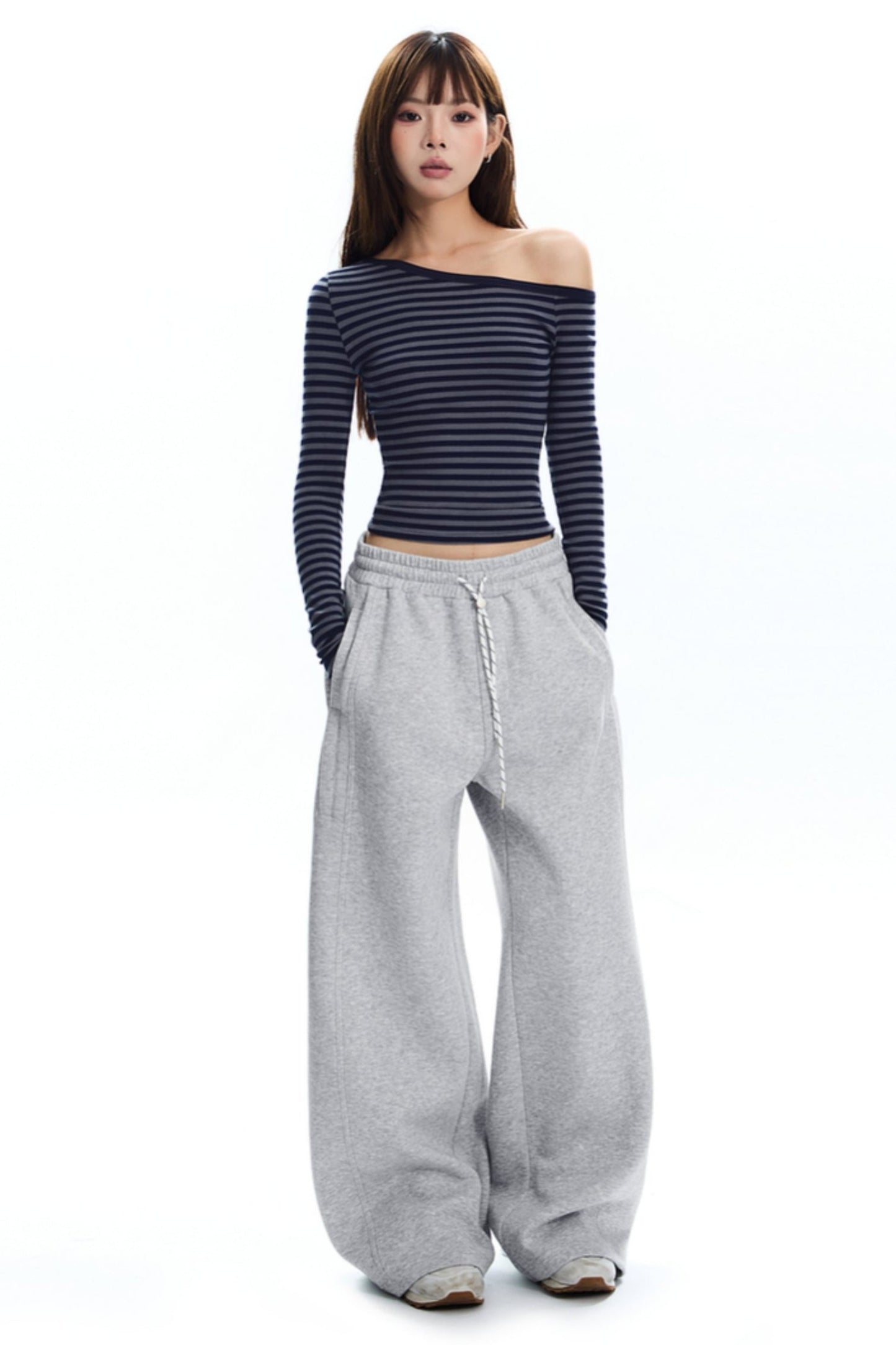 [New on September 19] APEA relaxed, slouchy, slanted shoulders, off-the-shoulder stripes, long sleeves, slim fit, slim top