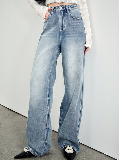 Schmal geschnittene Denim-Hose mit weitem Bein