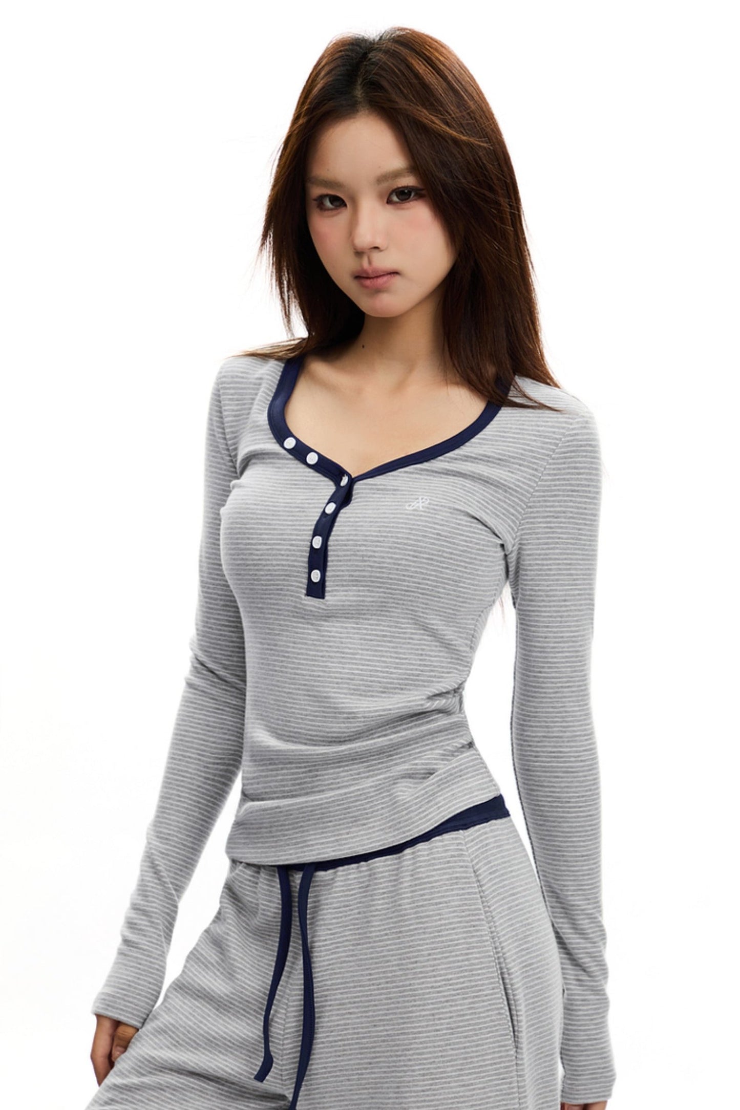 [October 21 New Arrival] APEA lässiges gestreiftes Langarm-Stricktop mit kontrastierendem Pullover und herbstlichem V-Ausschnitt als Basisschicht