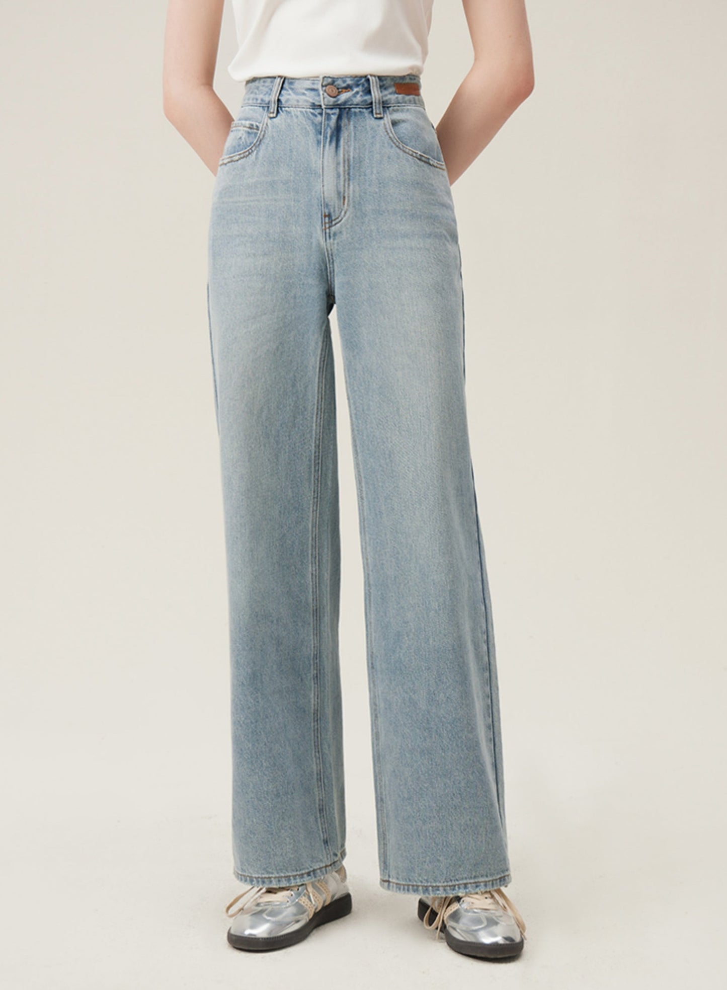 Spring Distressed Straight Jeans