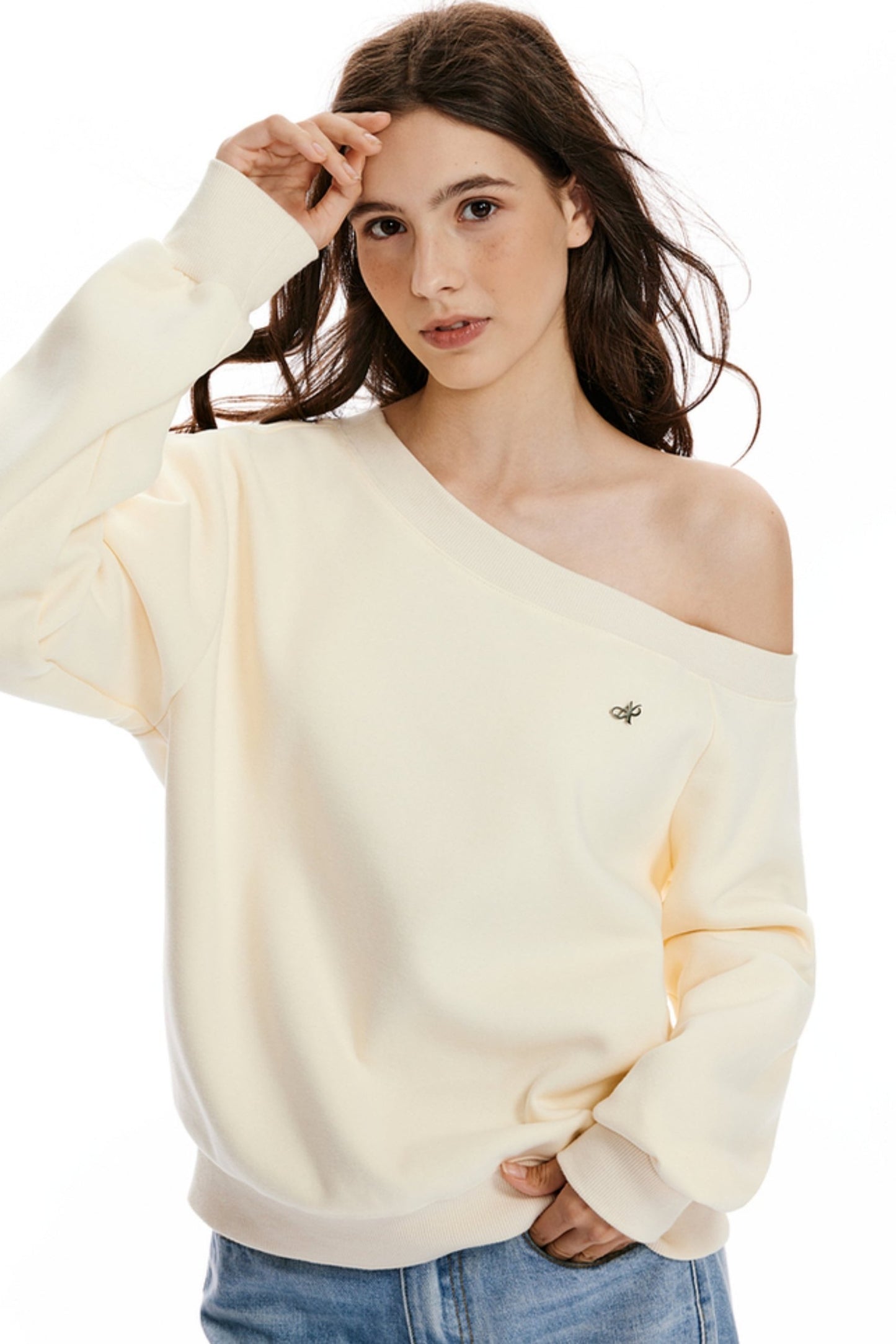 APEA Loose Asymmetrical Slant Neck Off-the-Shoulder Long Sleeve Top Women's Fall 2024 New Loose Pullover Sweatshirt Tide