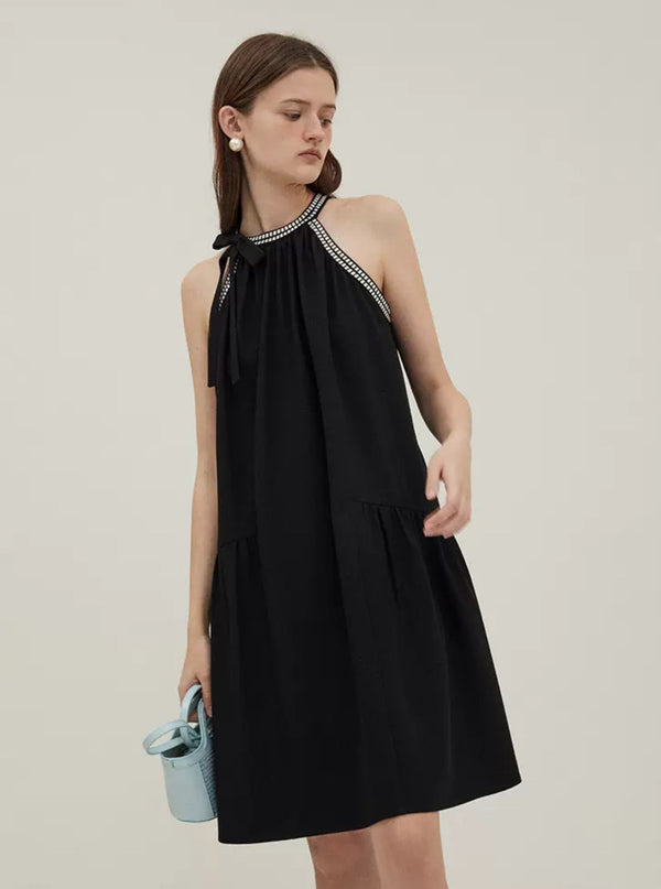 Slimming A-Line Halterneck Dress