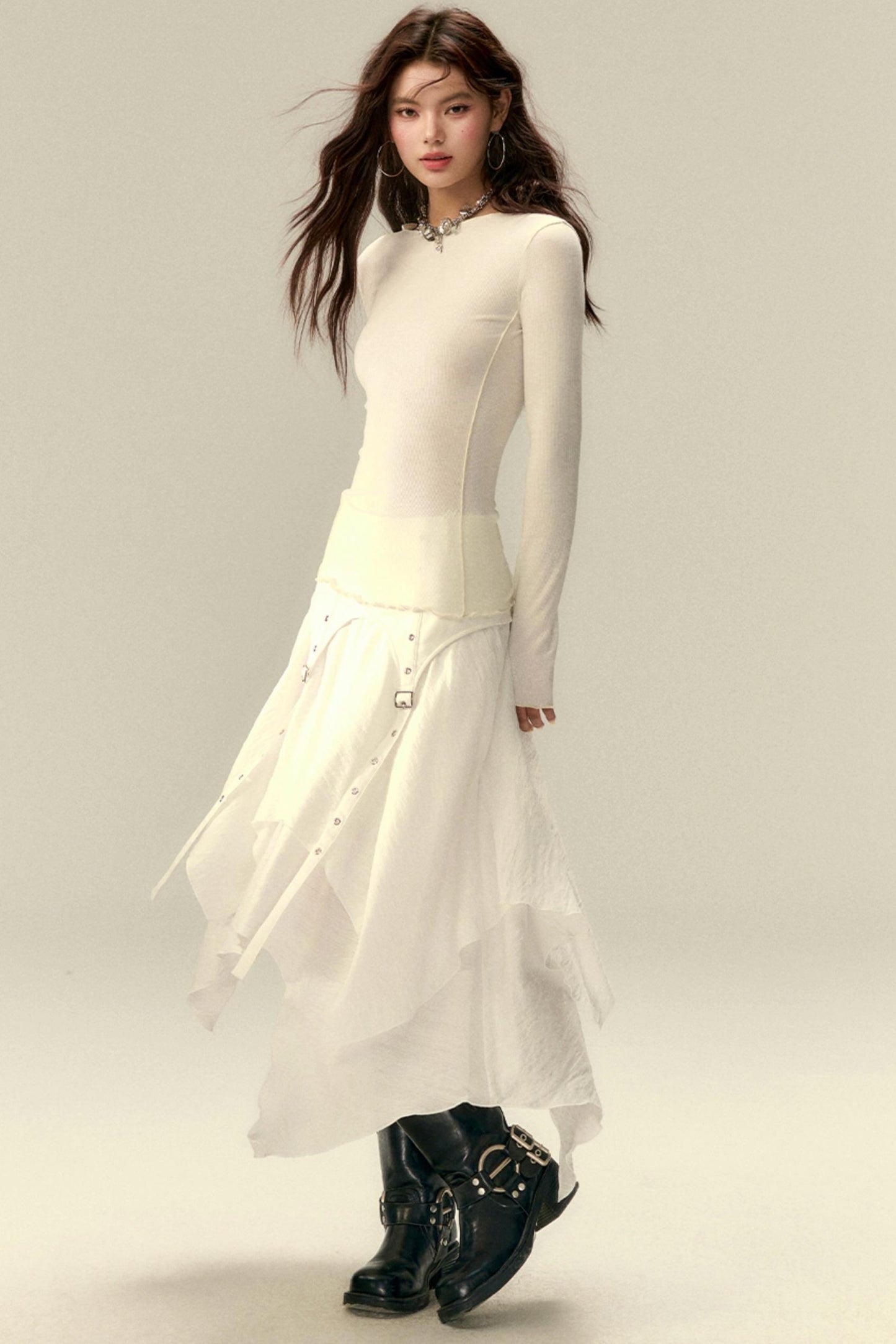 Versatile Wave-Edge Layered Base Top Set-Up