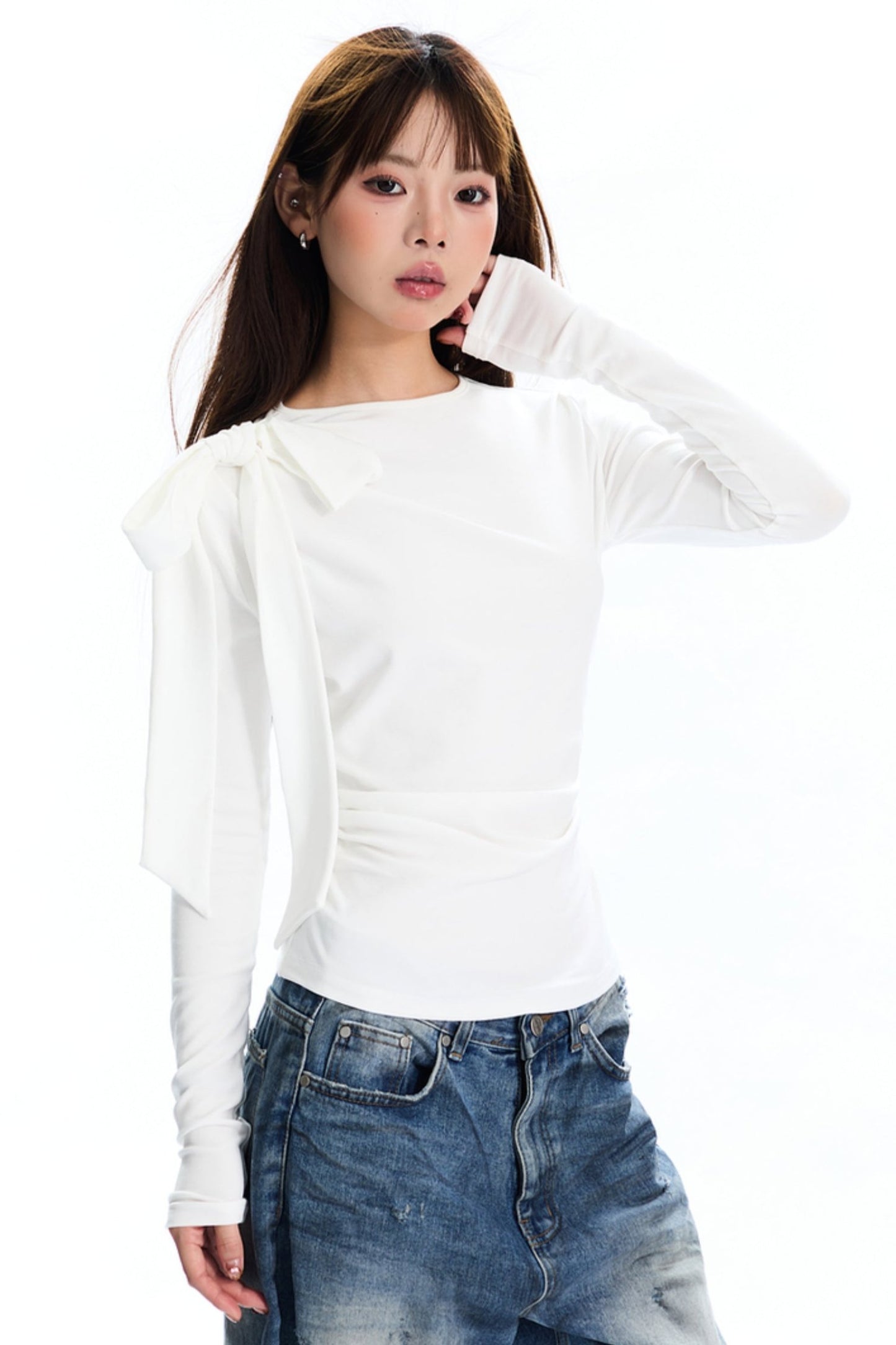 [New on September 19] APEA round neck trim top Cozyfit asymmetric bow long-sleeved base layer