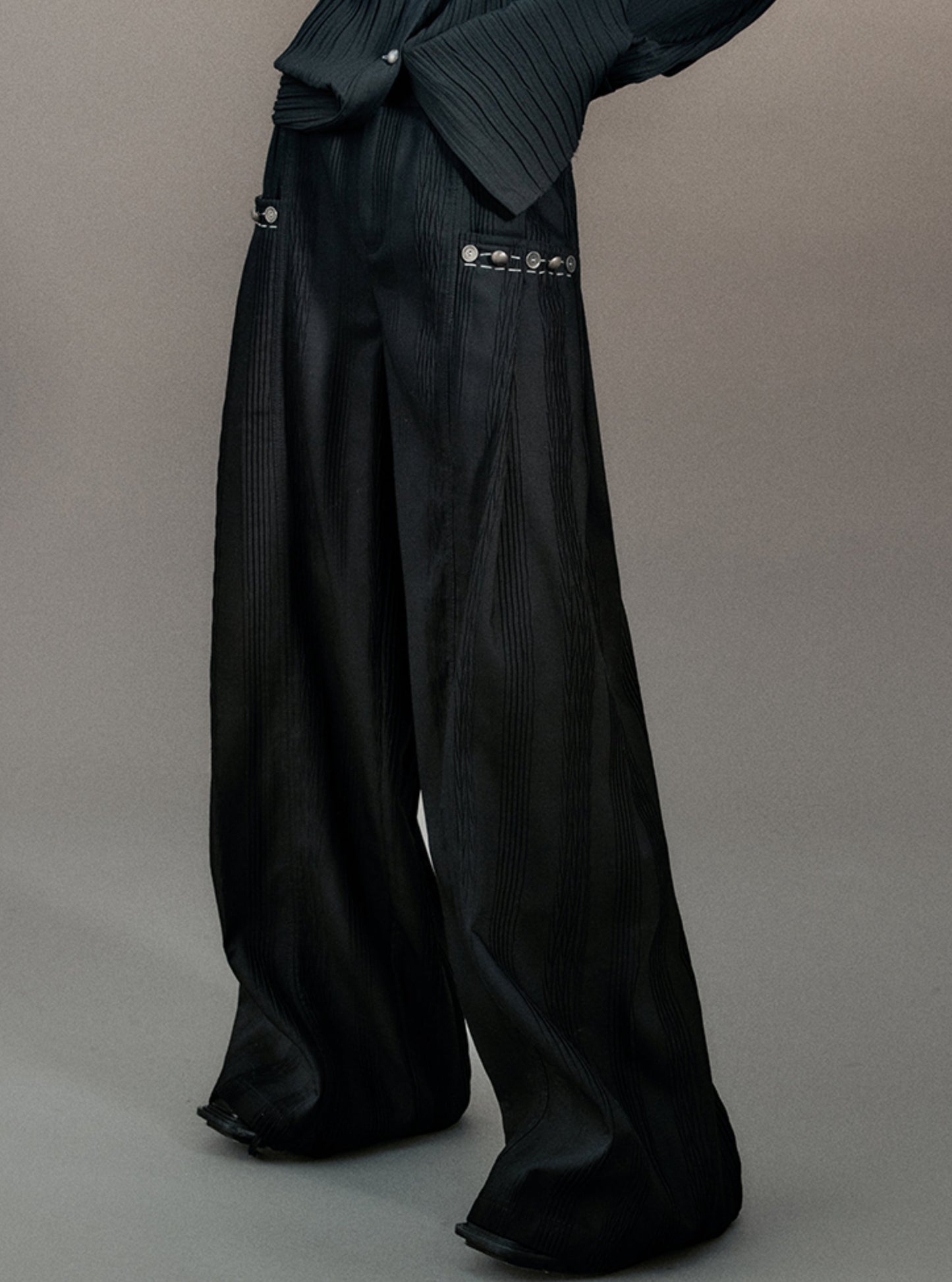 Pleated Wide-Leg Long Pants