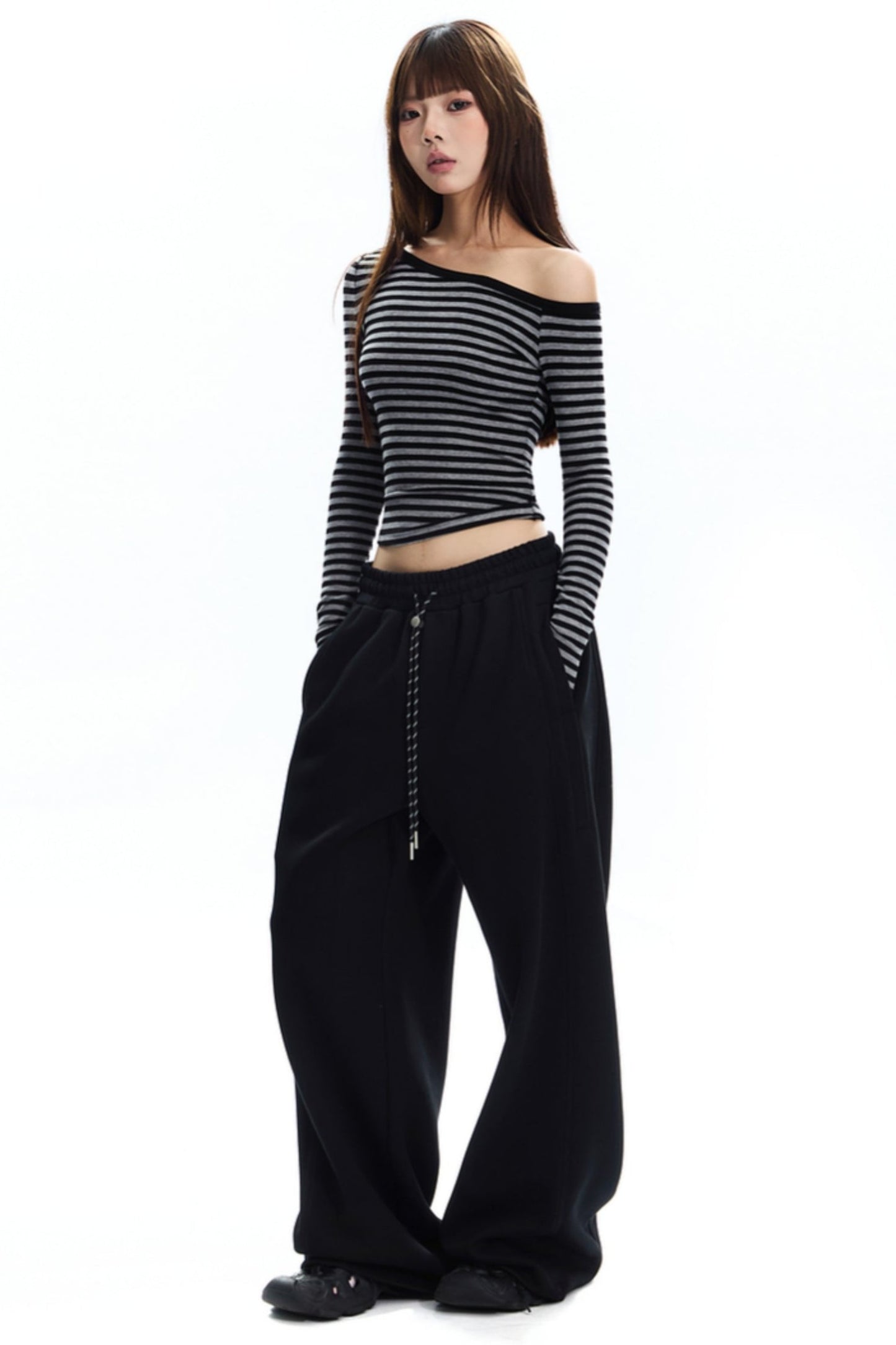 [New on September 19] APEA relaxed, slouchy, slanted shoulders, off-the-shoulder stripes, long sleeves, slim fit, slim top