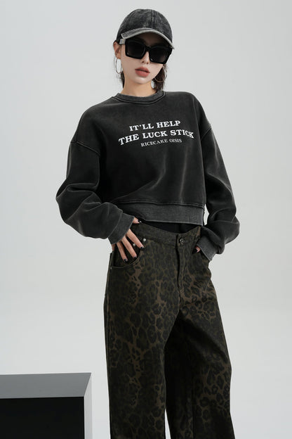 ALPHABET CROPPED FLEECE CREW NECK SWEATSHIRT