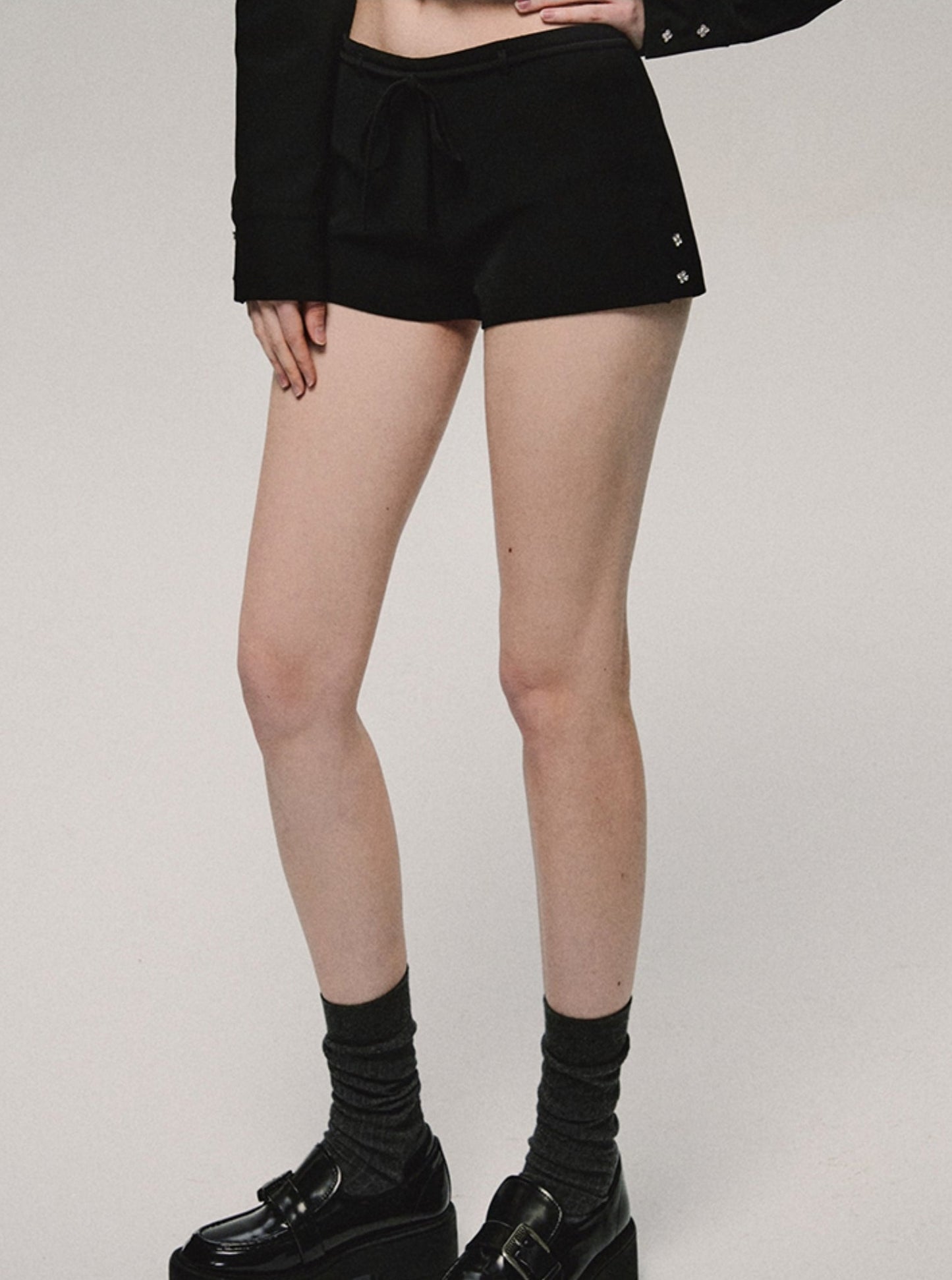 Schwarze Ultra Shorts Hose