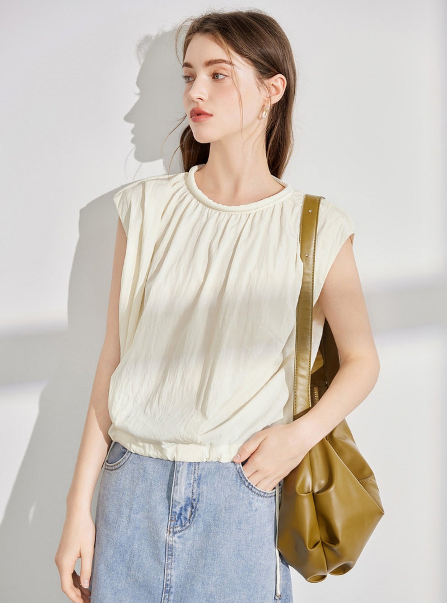 French High-Quality Sleeveless Shirt