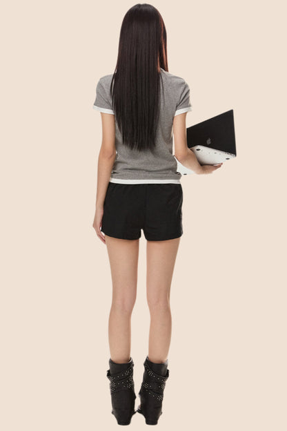 EZEK 아메리칸 레트로 페이크 투피스 그레이 반팔 티셔츠 여성 여름 신상 슬림 심플하고 다재다능한 대비 톱 