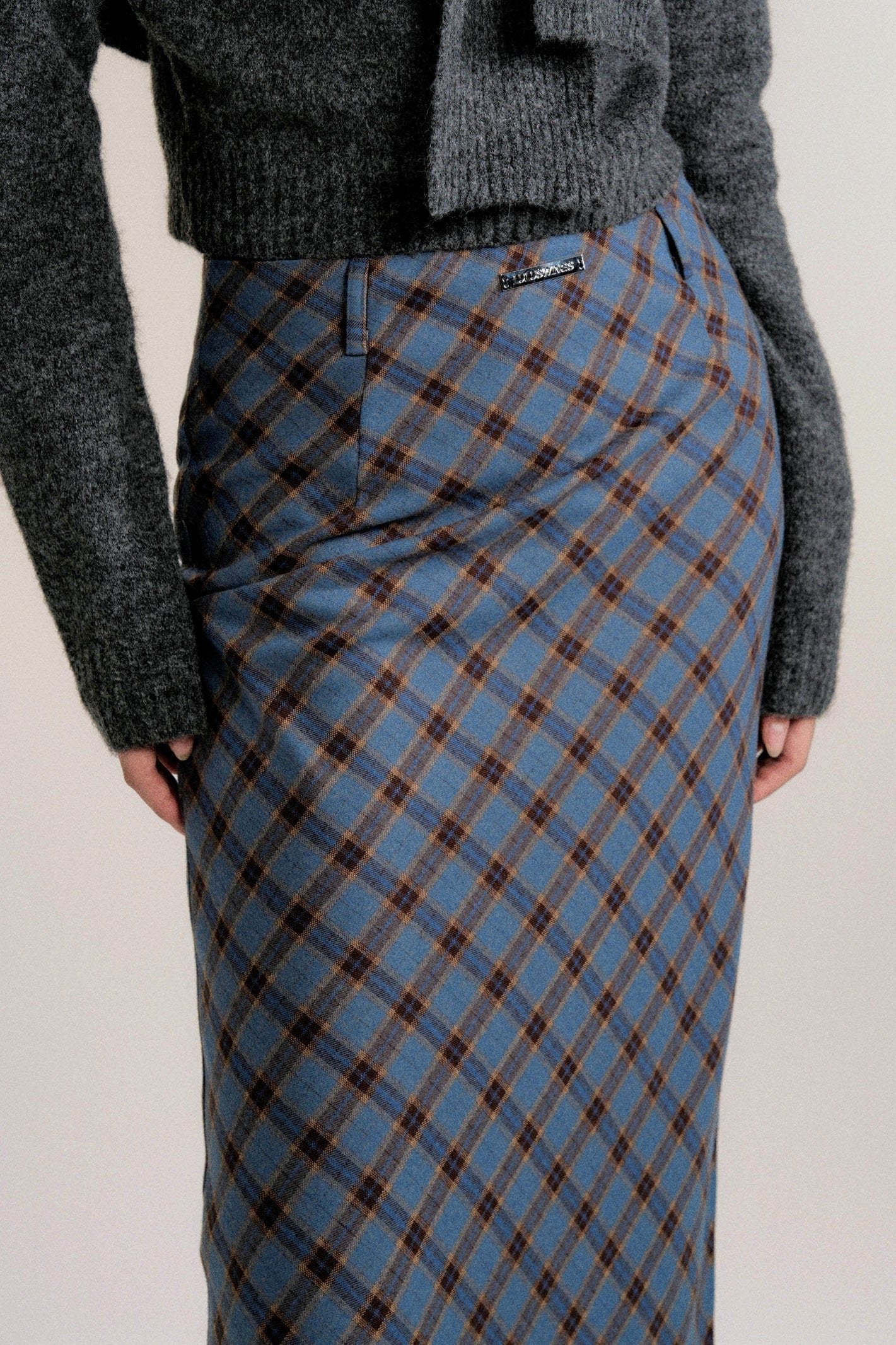 Chic Blue Check Straight Skirt