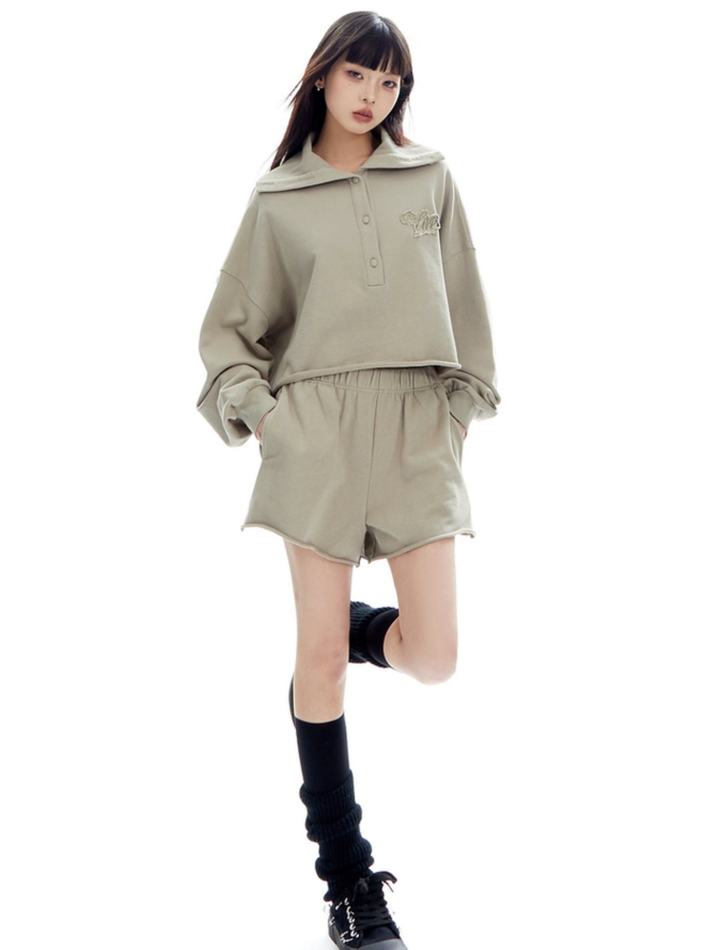 Loose Sweatshirt And Rolled Shorts Set