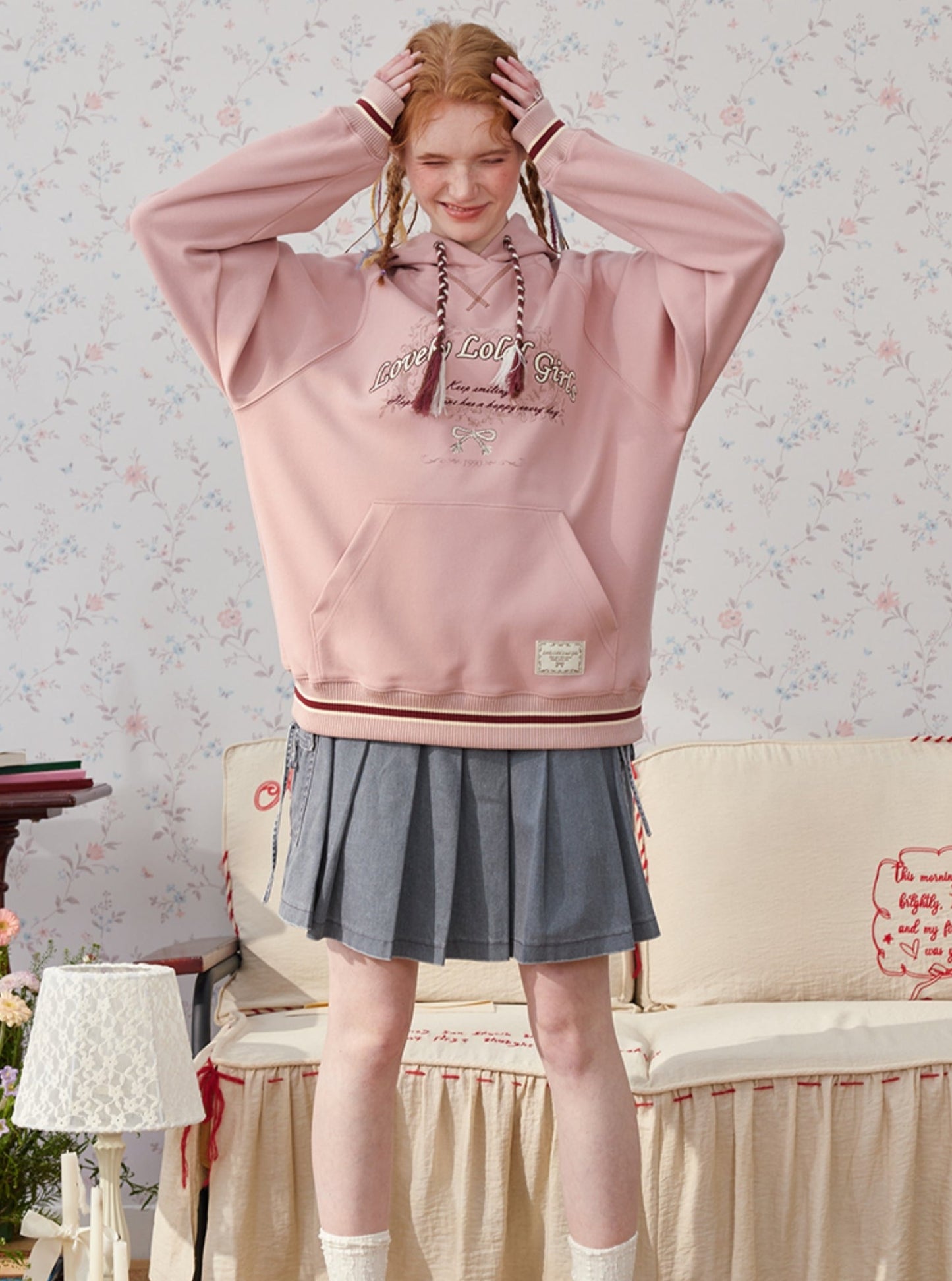 long-sleeved letter embroidered pullover top