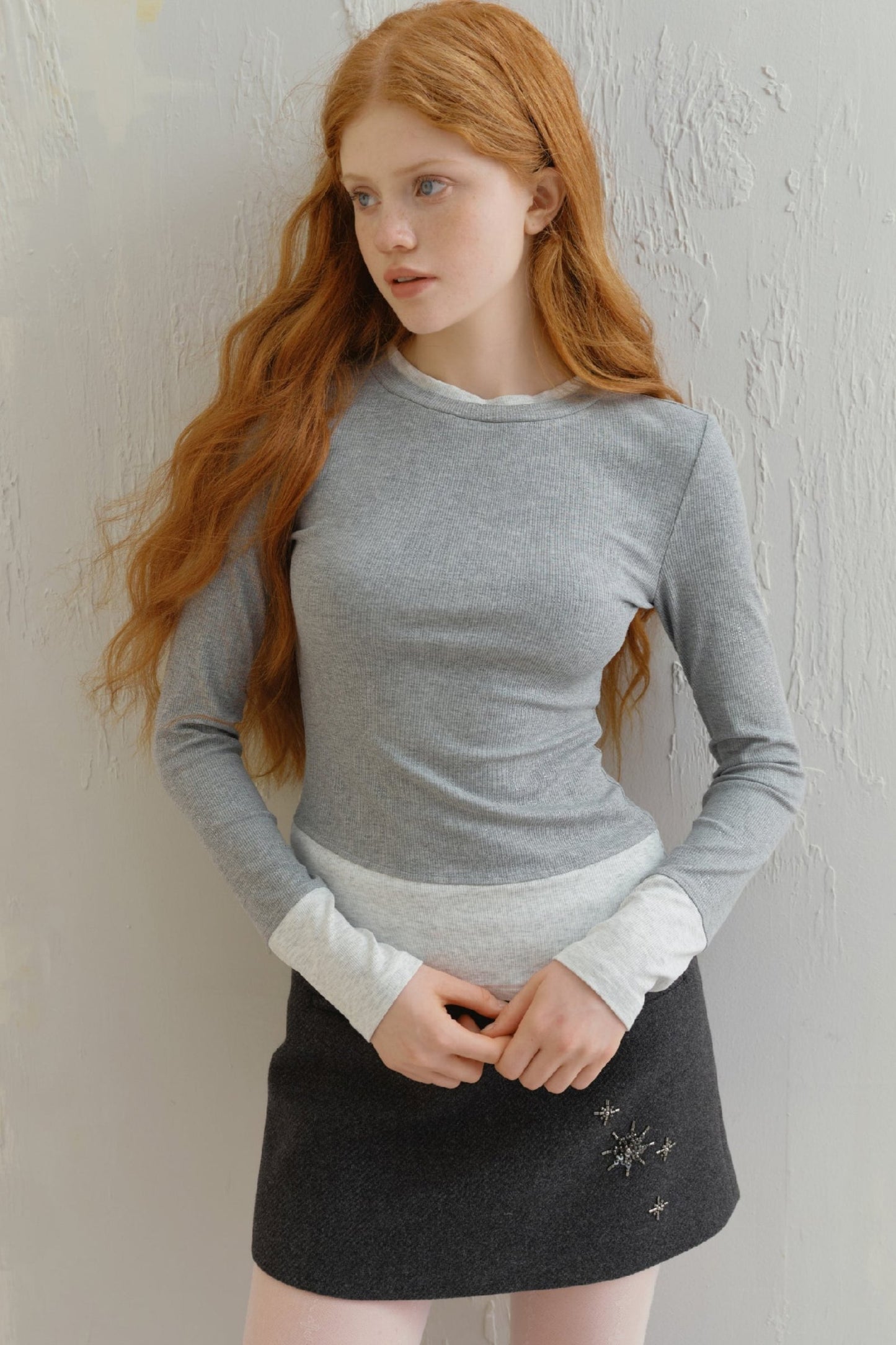 Gray Stitching V-Neck Slim Top