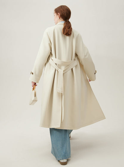 Aprikosenfarbener Midi-Trenchcoat