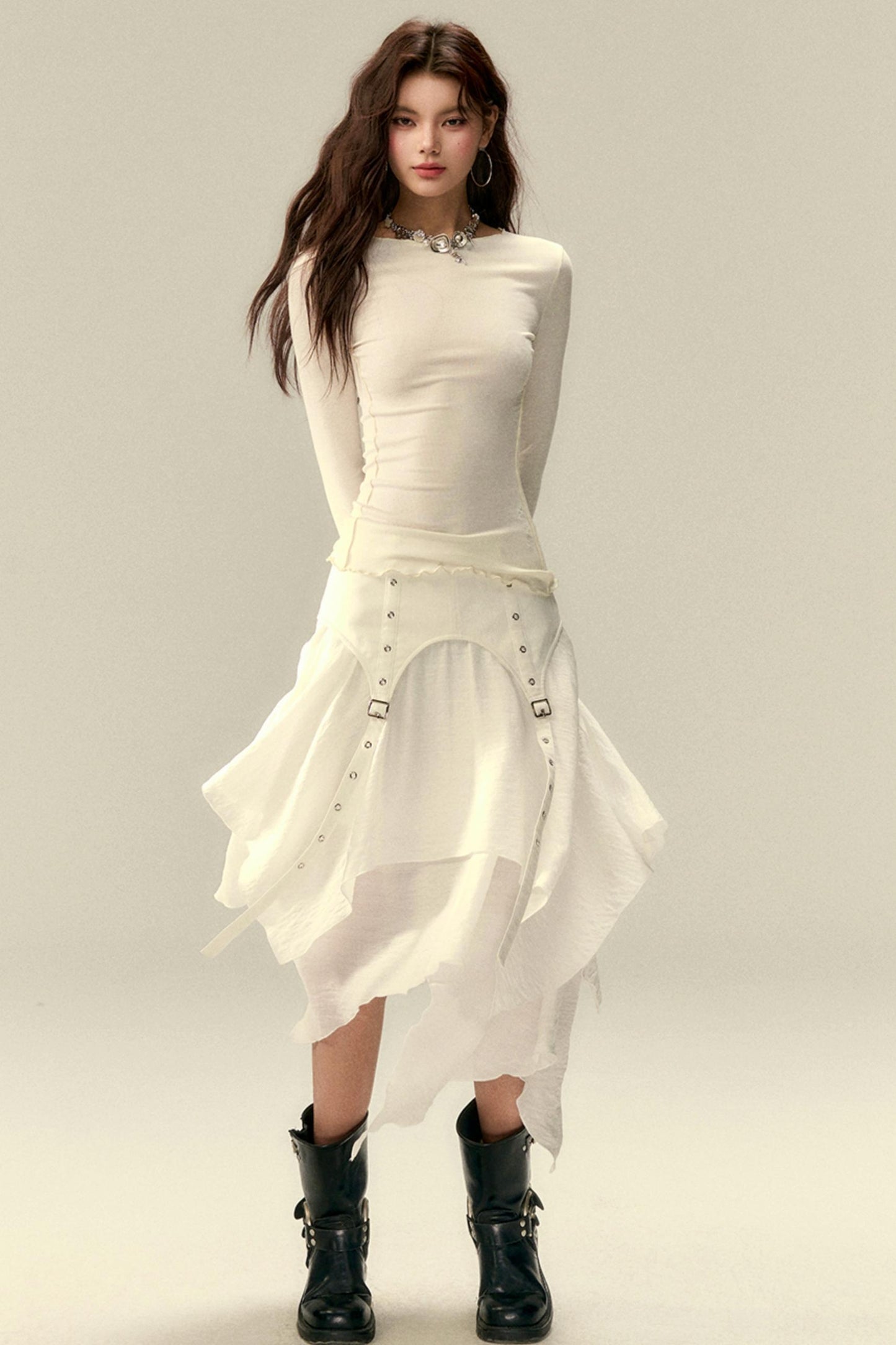 Versatile Wave-Edge Layered Base Top Set-Up