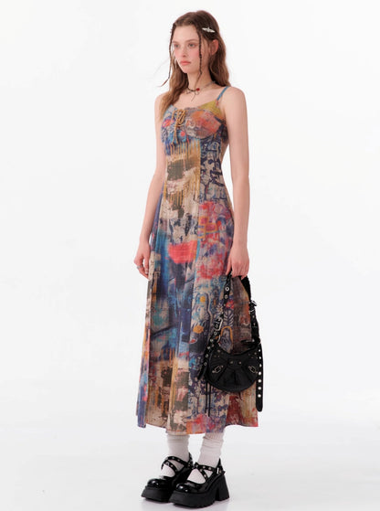 Langes Slip-Kleid mit Graffiti-Druck