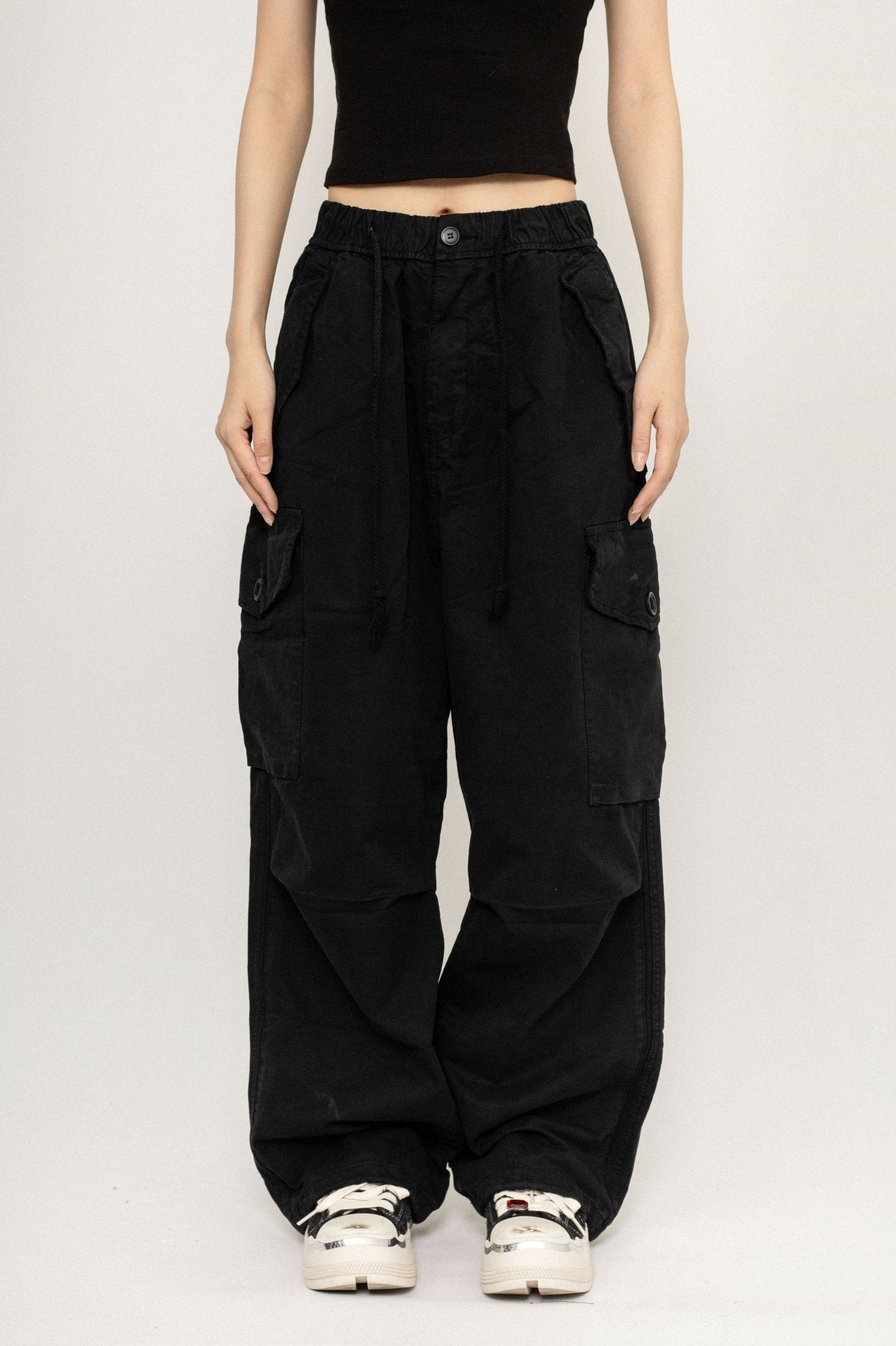 LOOSE DRAP CARGO PARATROOPER PANTS