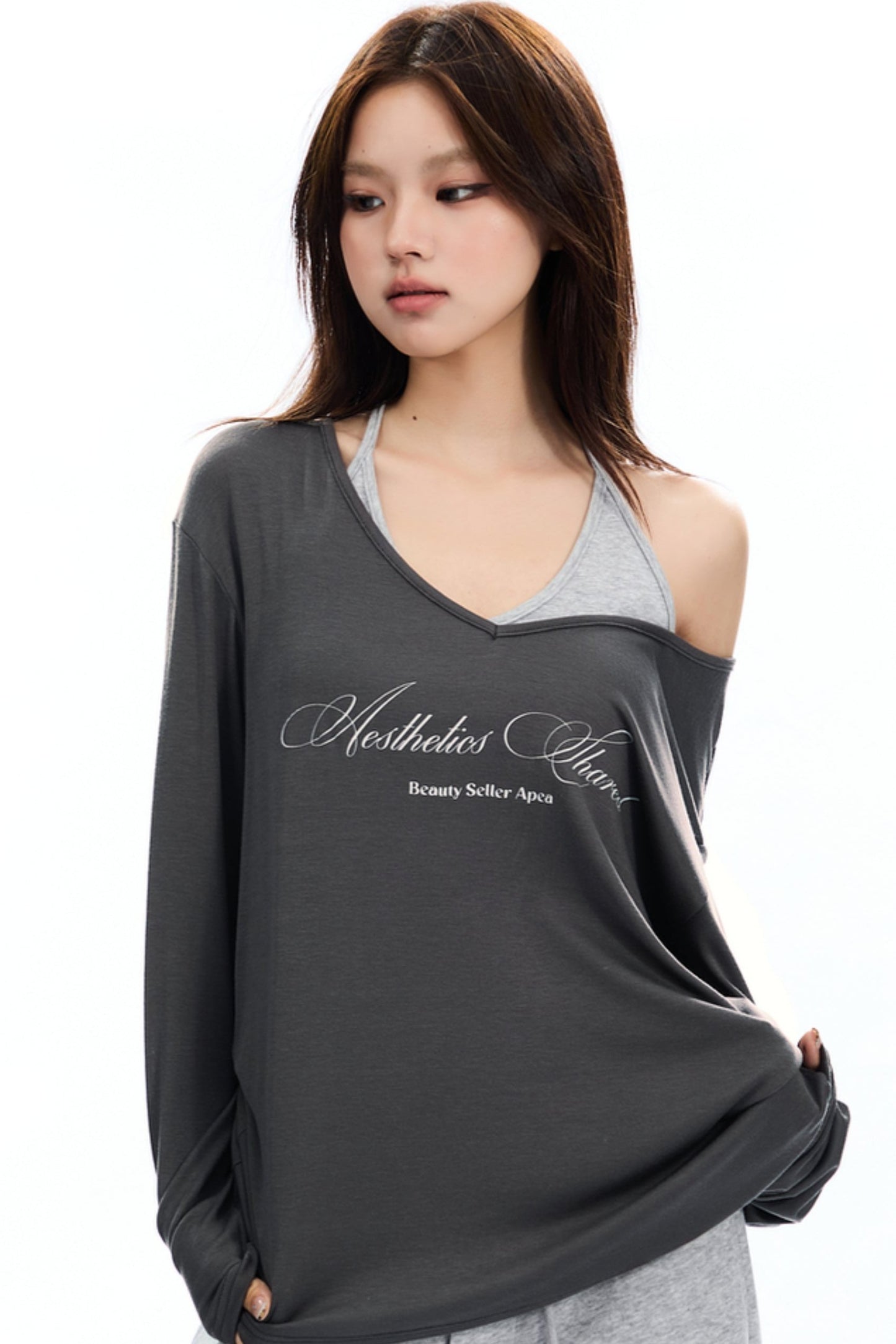 Loose Letter Print V-Neck Top