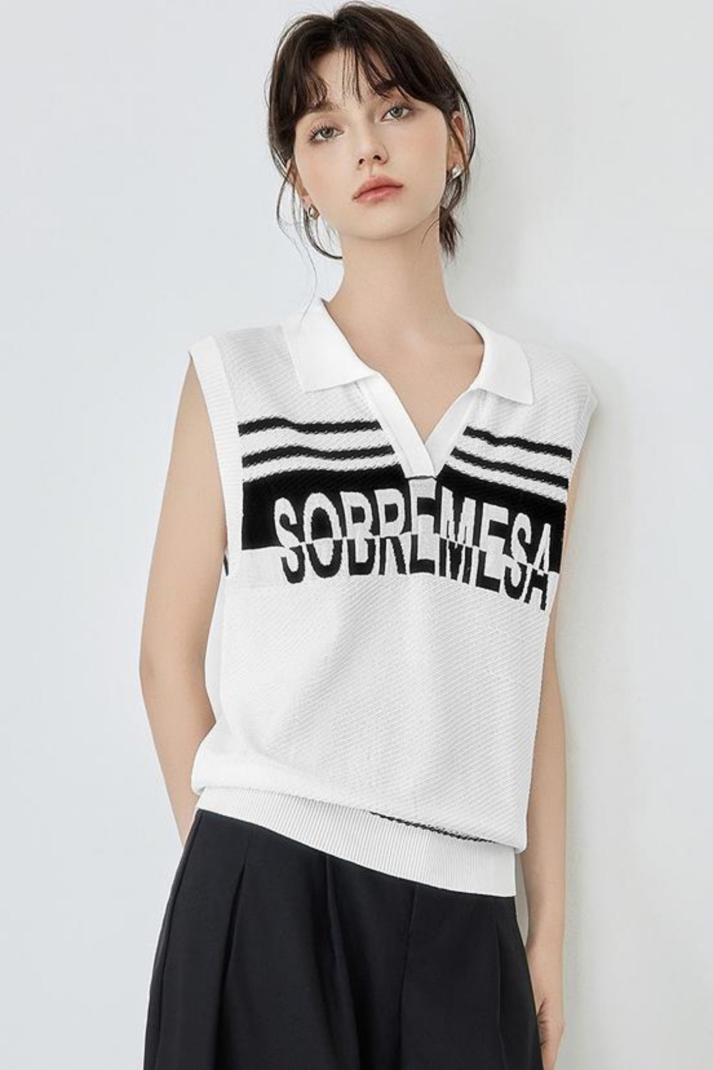 Trendy Sleeveless Alphabet Polo Top