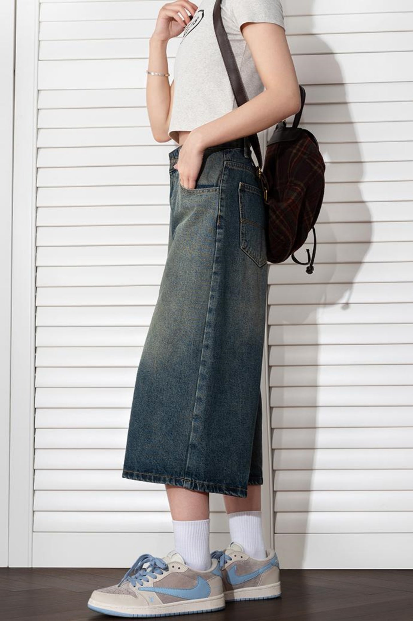 Washed Cropped Denim Pants