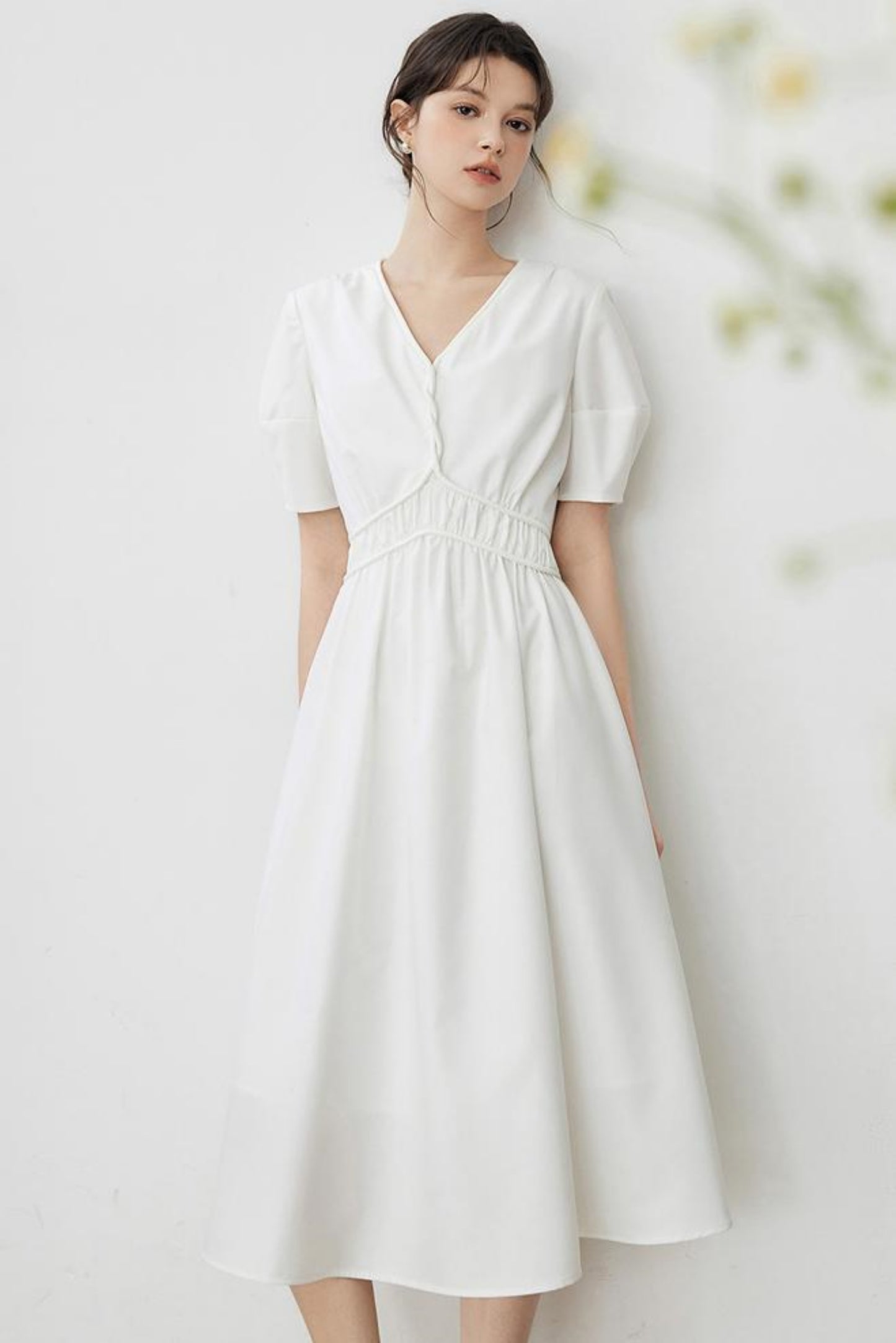 Minimalist Solid Puff Sleeve Dress