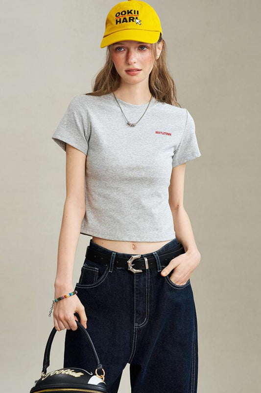 Slim Shoulder Embroidery Graphic T-Shirt
