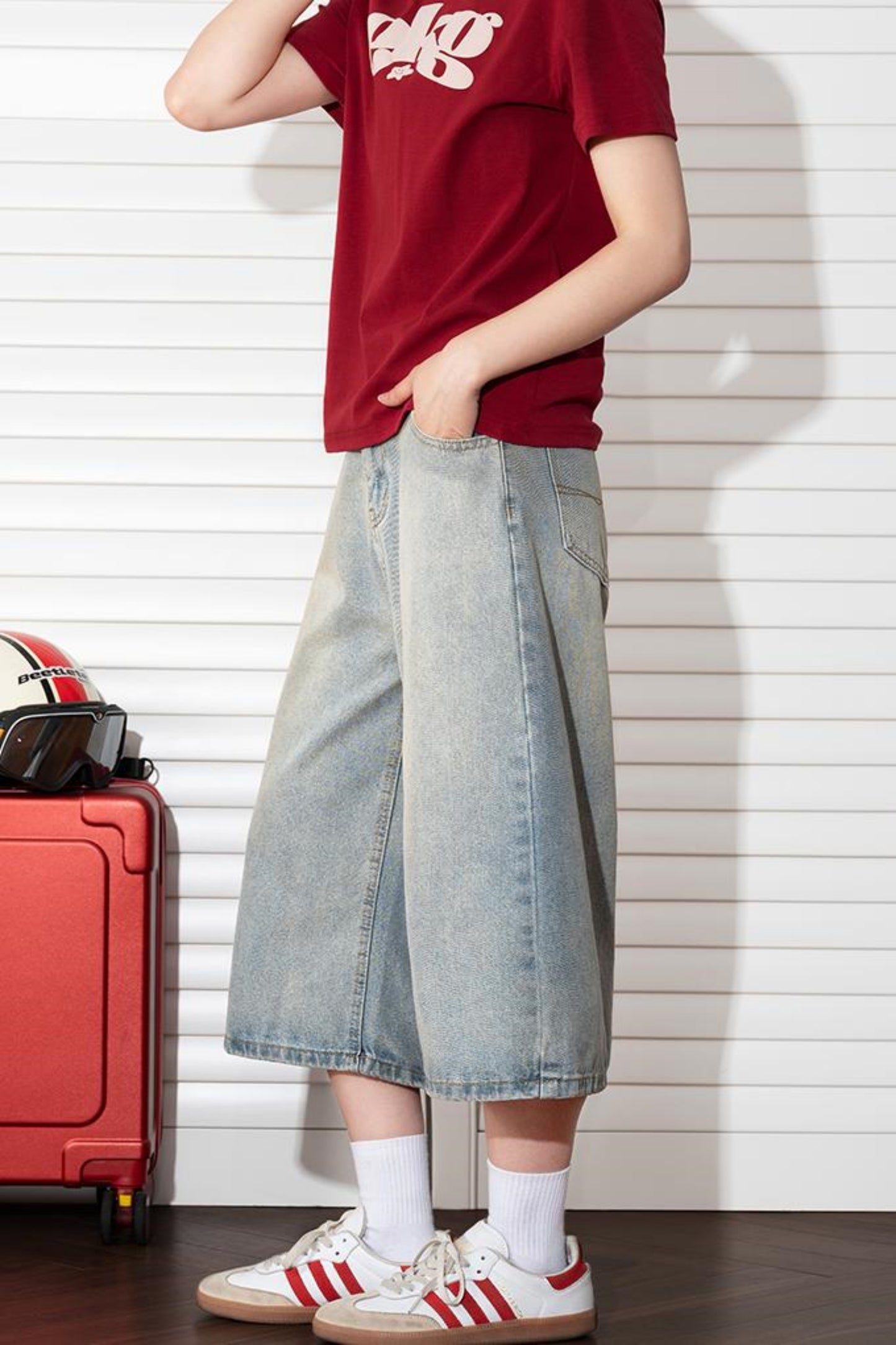 Washed Cropped Denim Pants