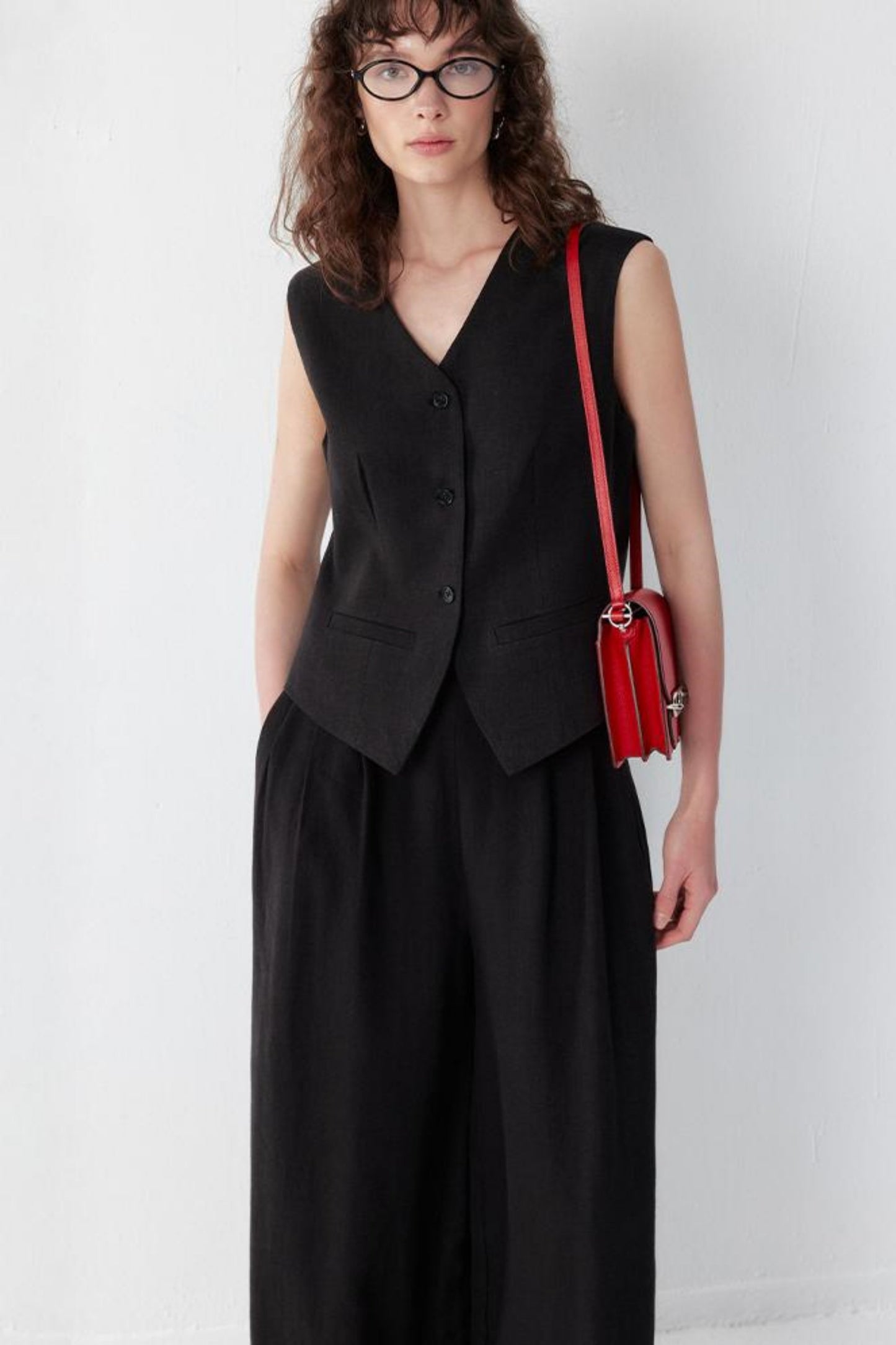 Elegance V-Collar Black Vest Set-Up