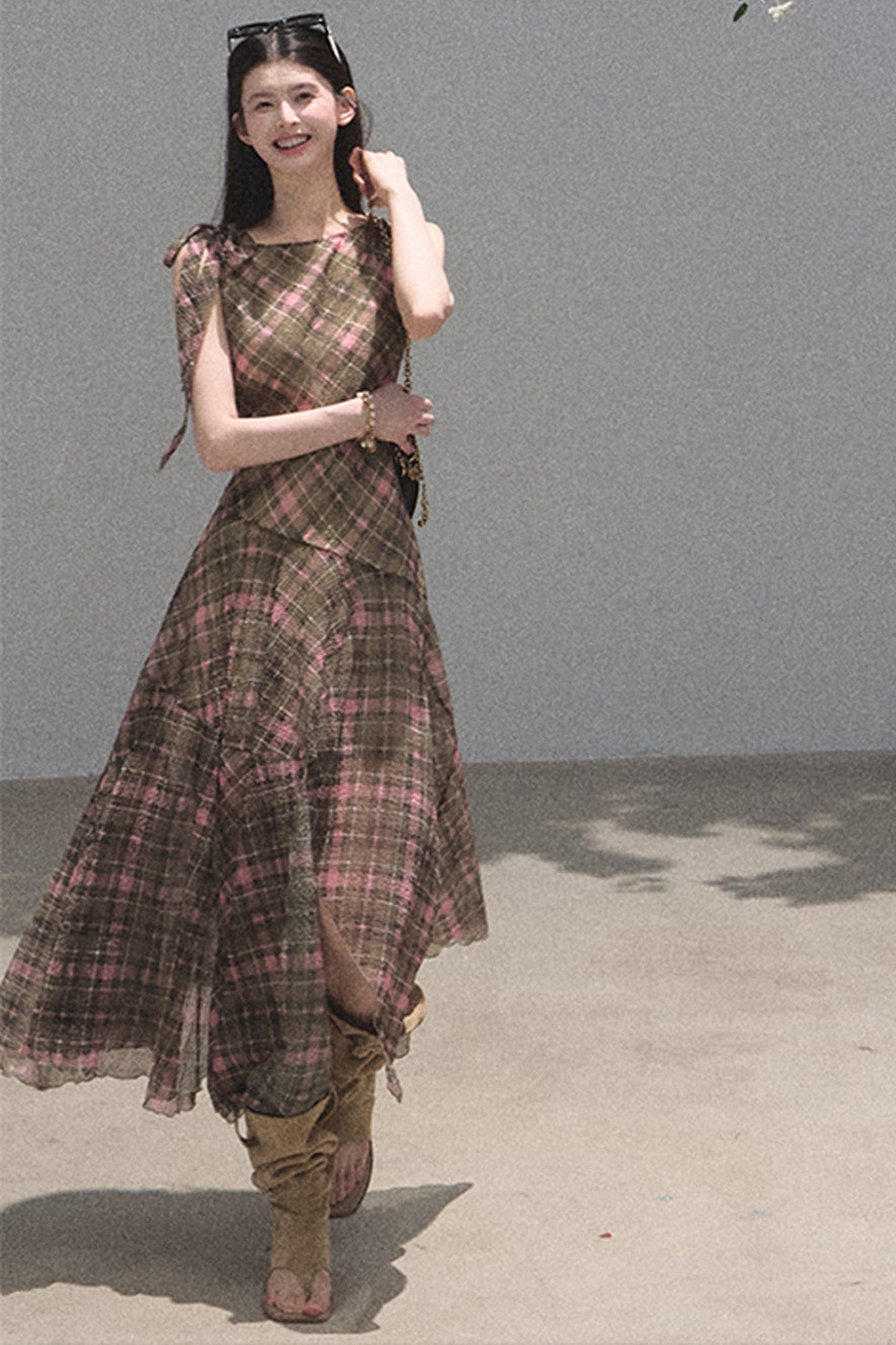 Asymmetrisches schulterfreies Kleid im Farbblock-Design