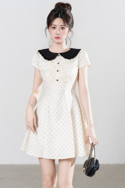 Robe trapèze à pois avec col Claudine
