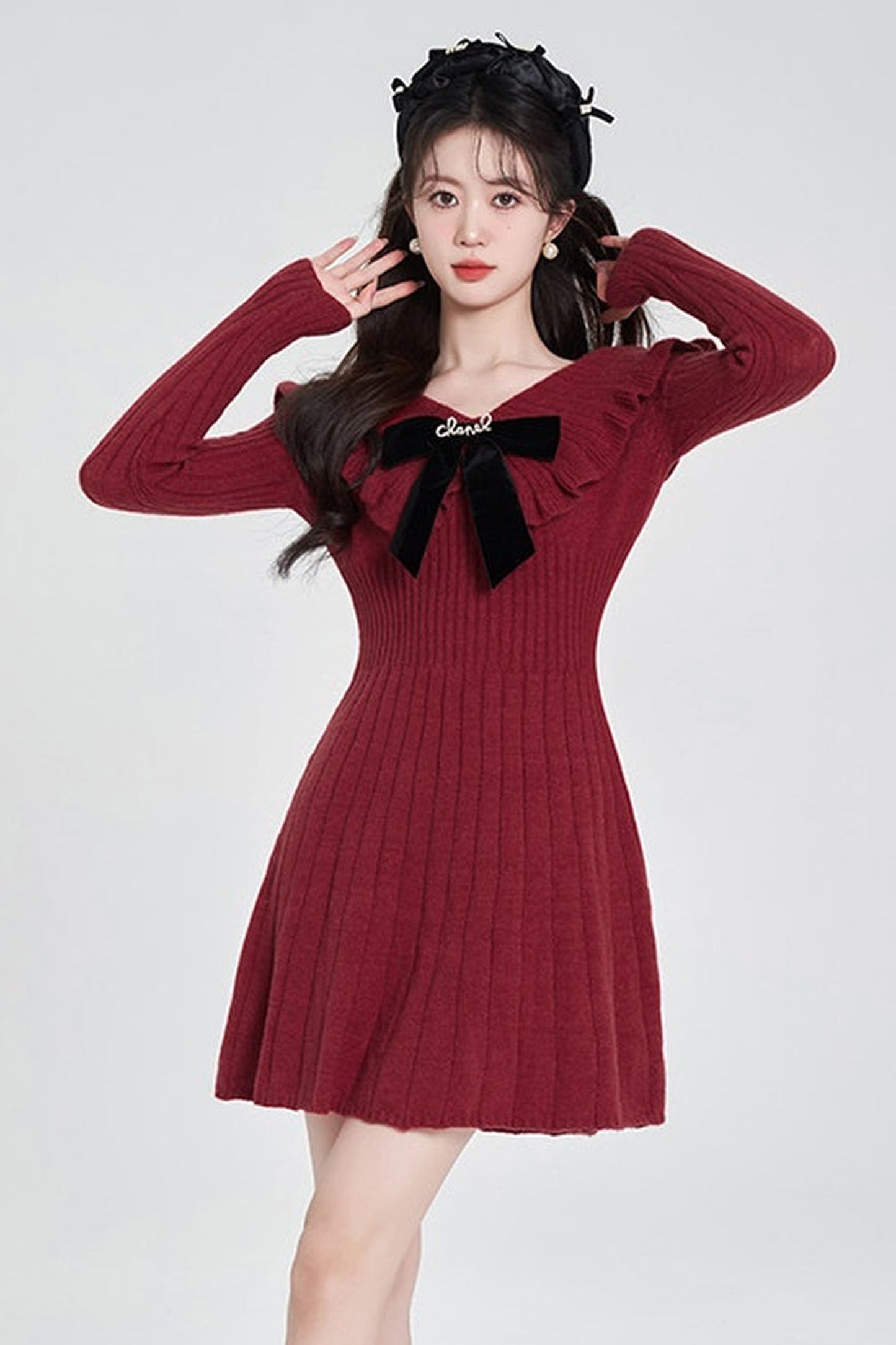 Completo rosa con top e gonna e abito rosso con scollo a V
