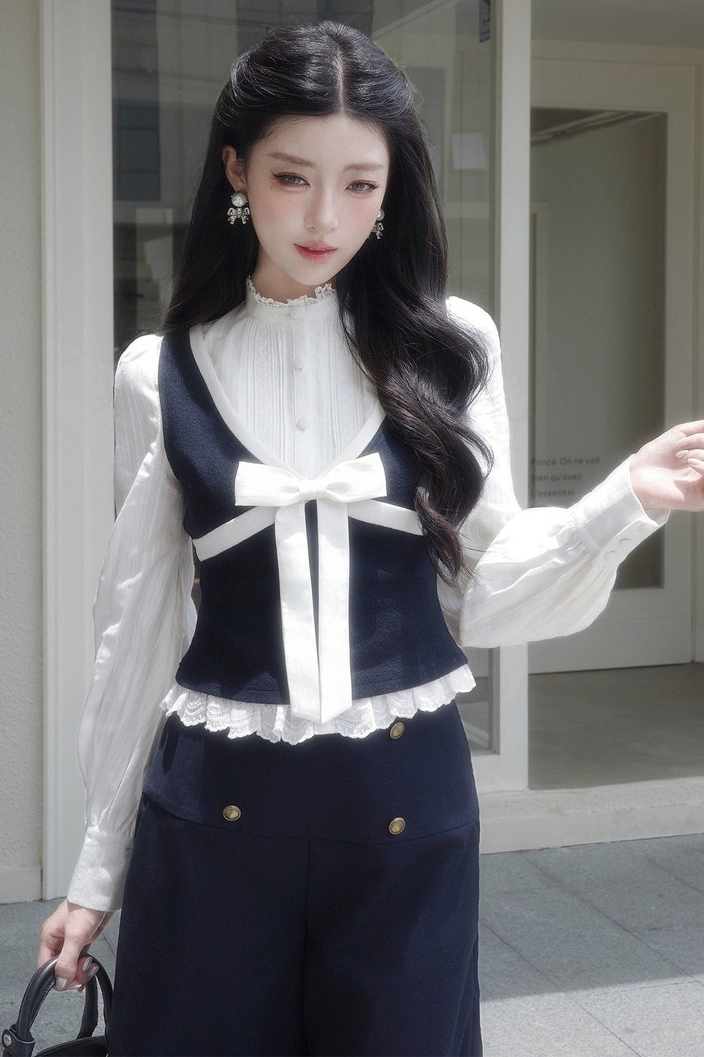 Contrast Bowknot Knitted Vest
