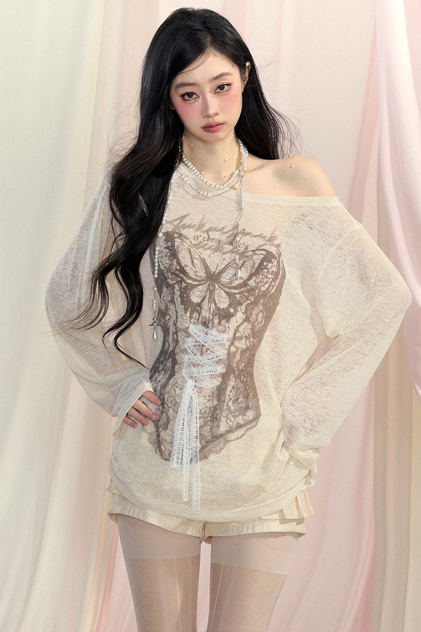 Long-Sleeved Off-Shoulder T-Shirt