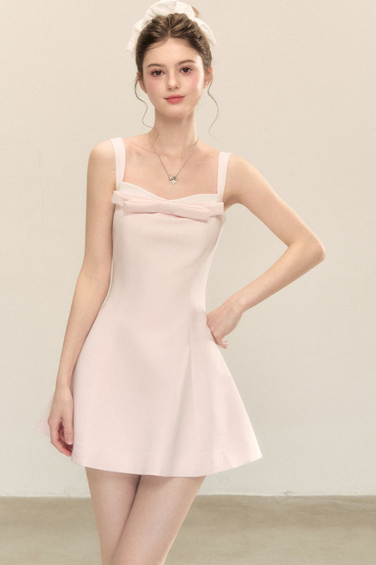 Robe à bretelles avec nœud