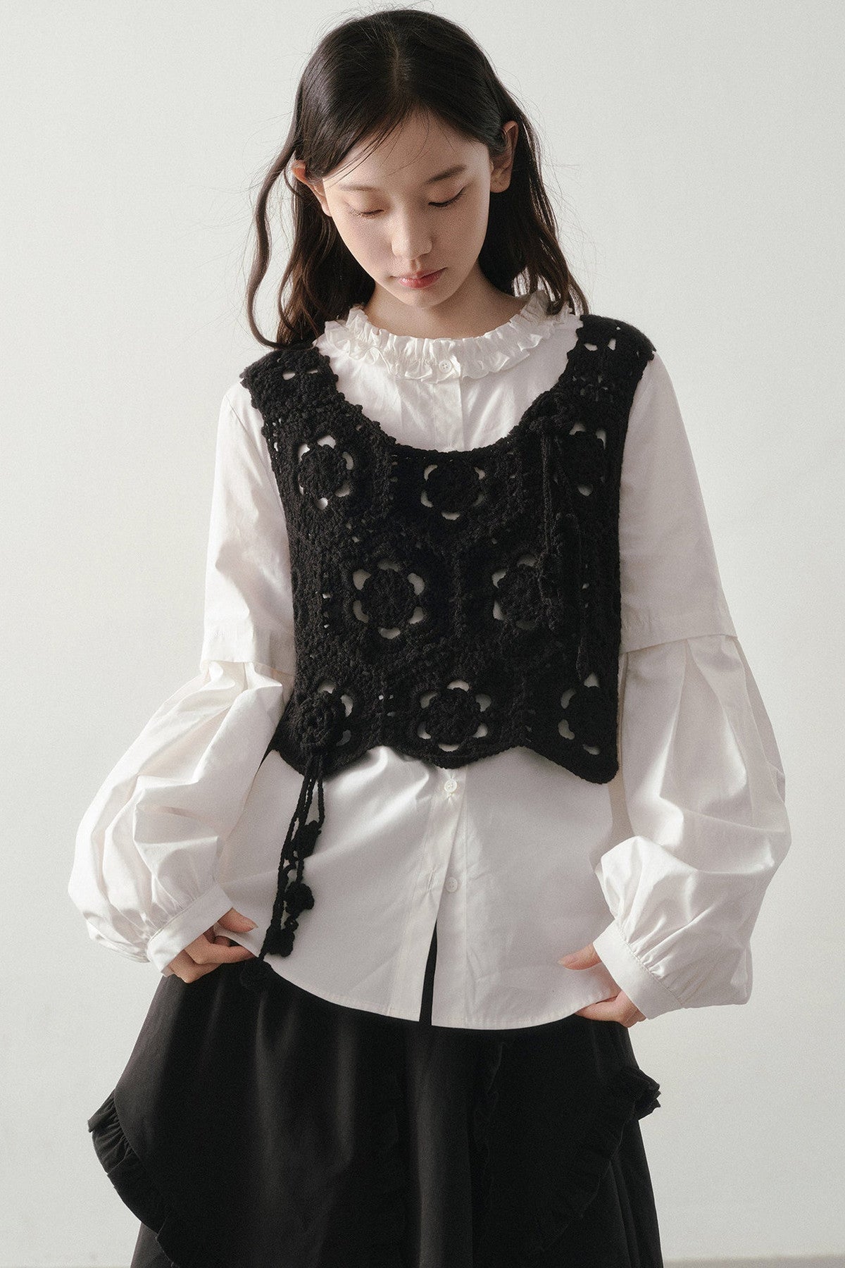 White Ruffled Collar Lantern Sleeve Blouse