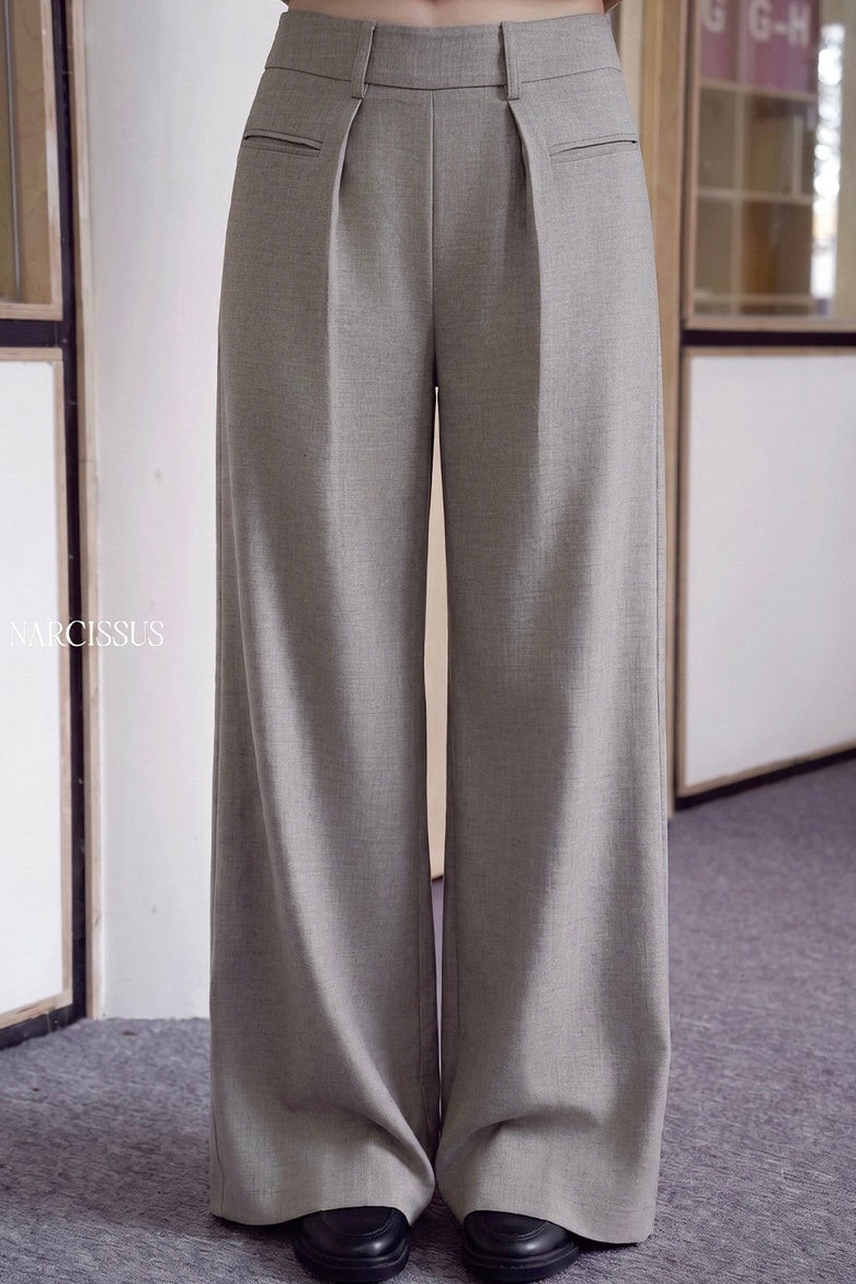 Pantaloni dritti a gamba larga a vita alta
