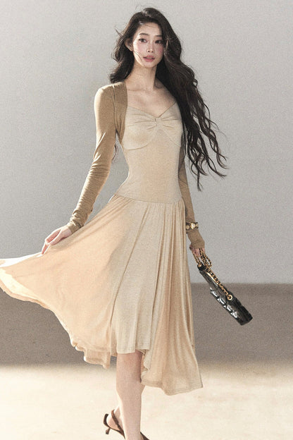 Elegantes langes Kleid im koreanischen Stil mit taillierter Passform