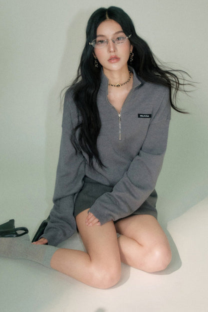 Completo a maglia grigio con top con collo alla coreana e pantaloni
