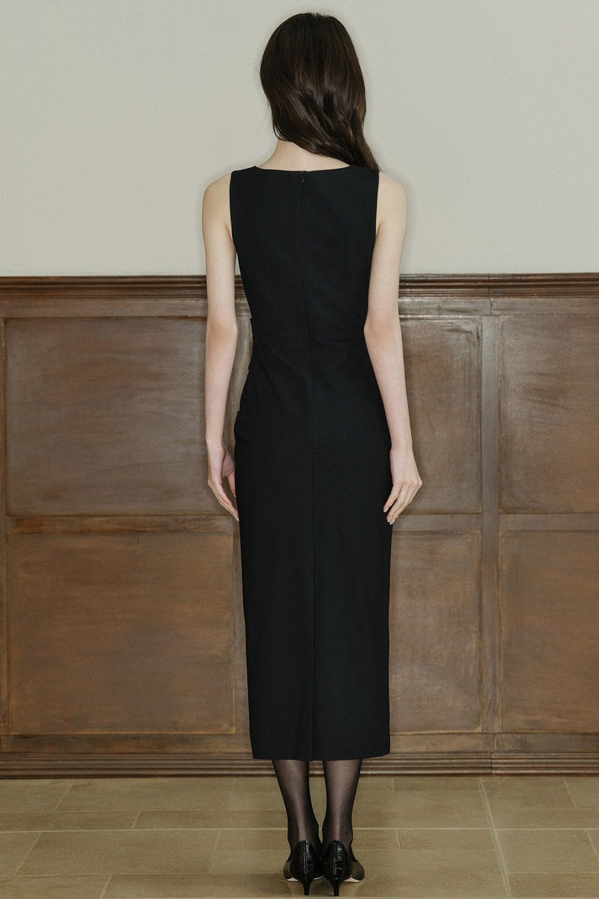 Sleeveless Waist-Cinching Long Dress