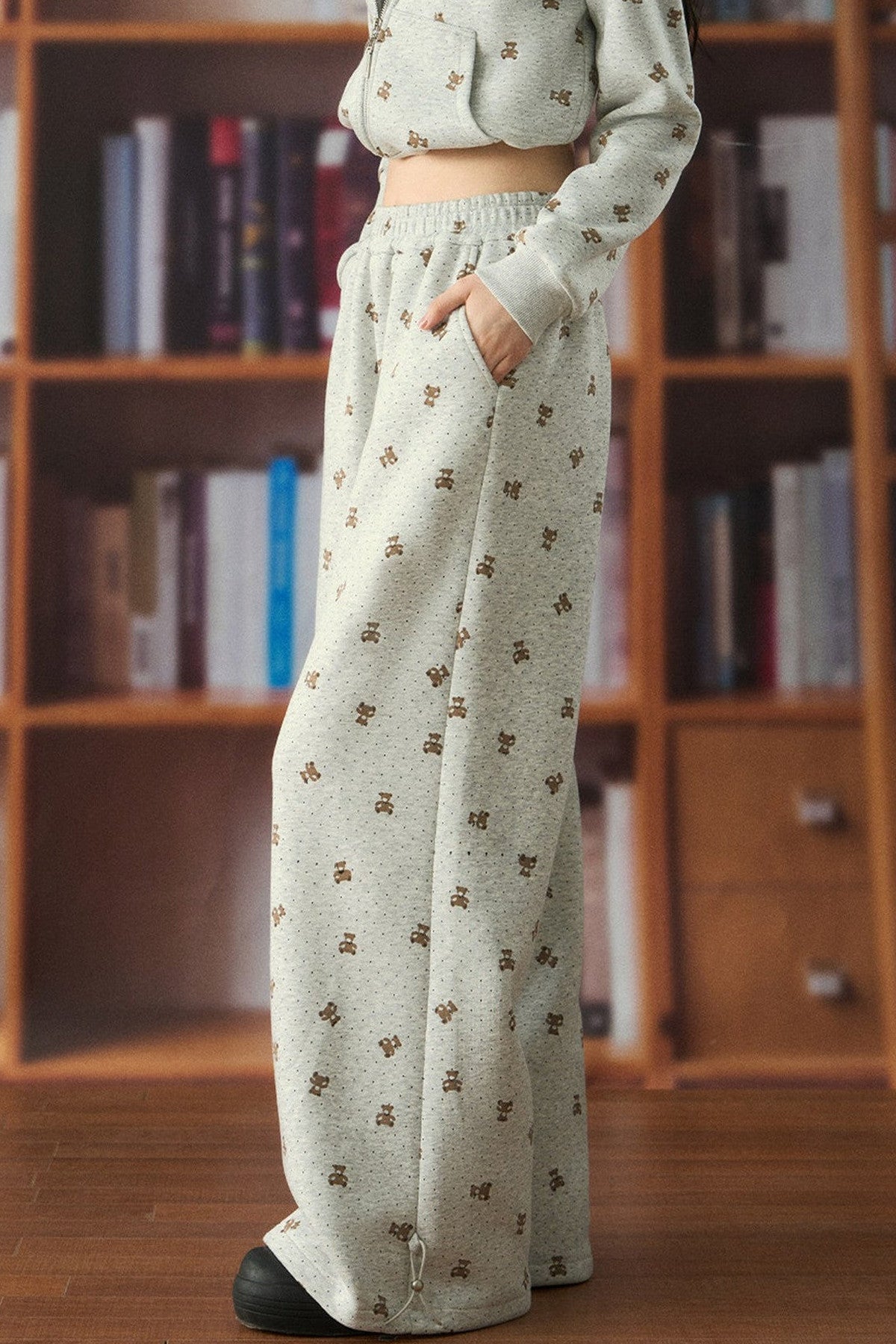 Elastic Waist Bear Print Wide-Leg Pants